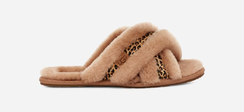 UGG® Women's Scuffita Speckles Sheepskin Slippers in Chestnut, Size 5 | UGG (US)