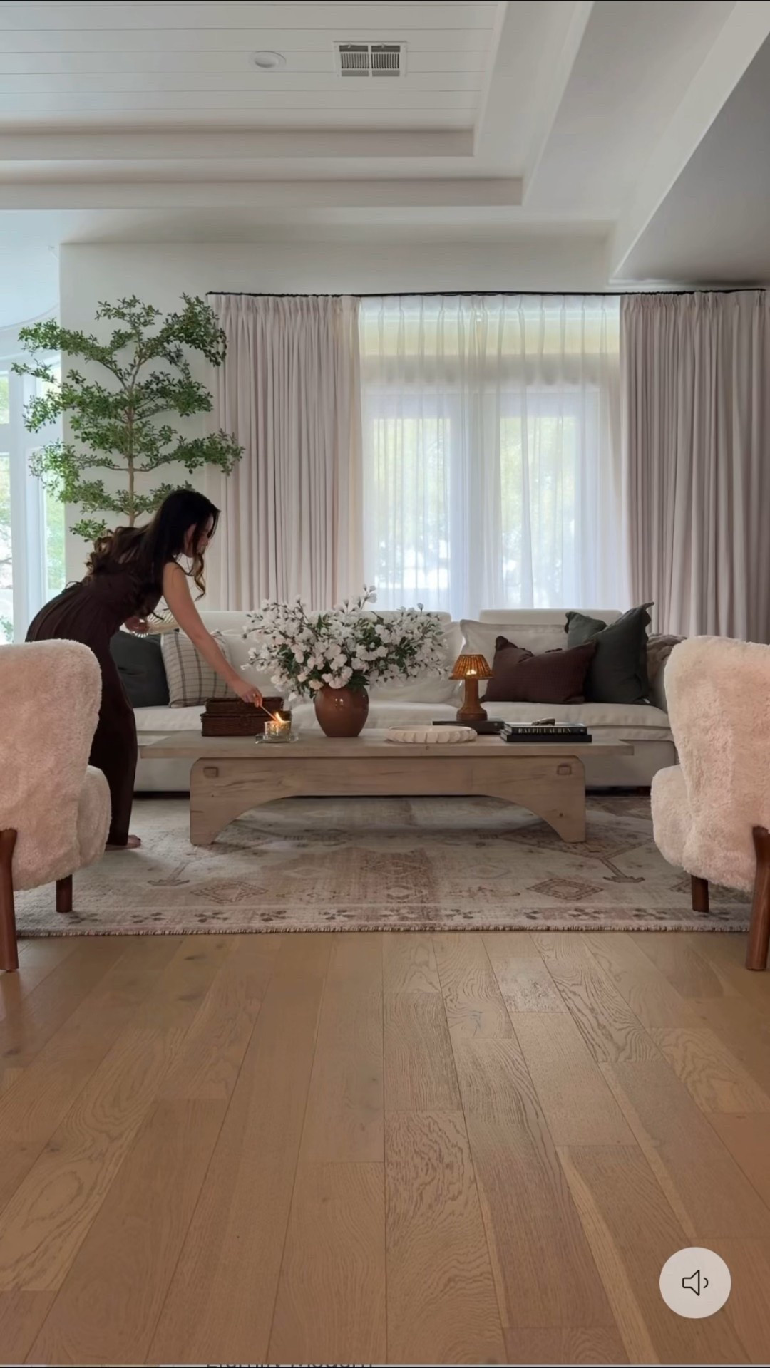 Living room 

Brown rug, green pillows, mini lamp, tree, brown dress, coffee table 

#LTKSaleAlert #LTKHome #LTKmomlife