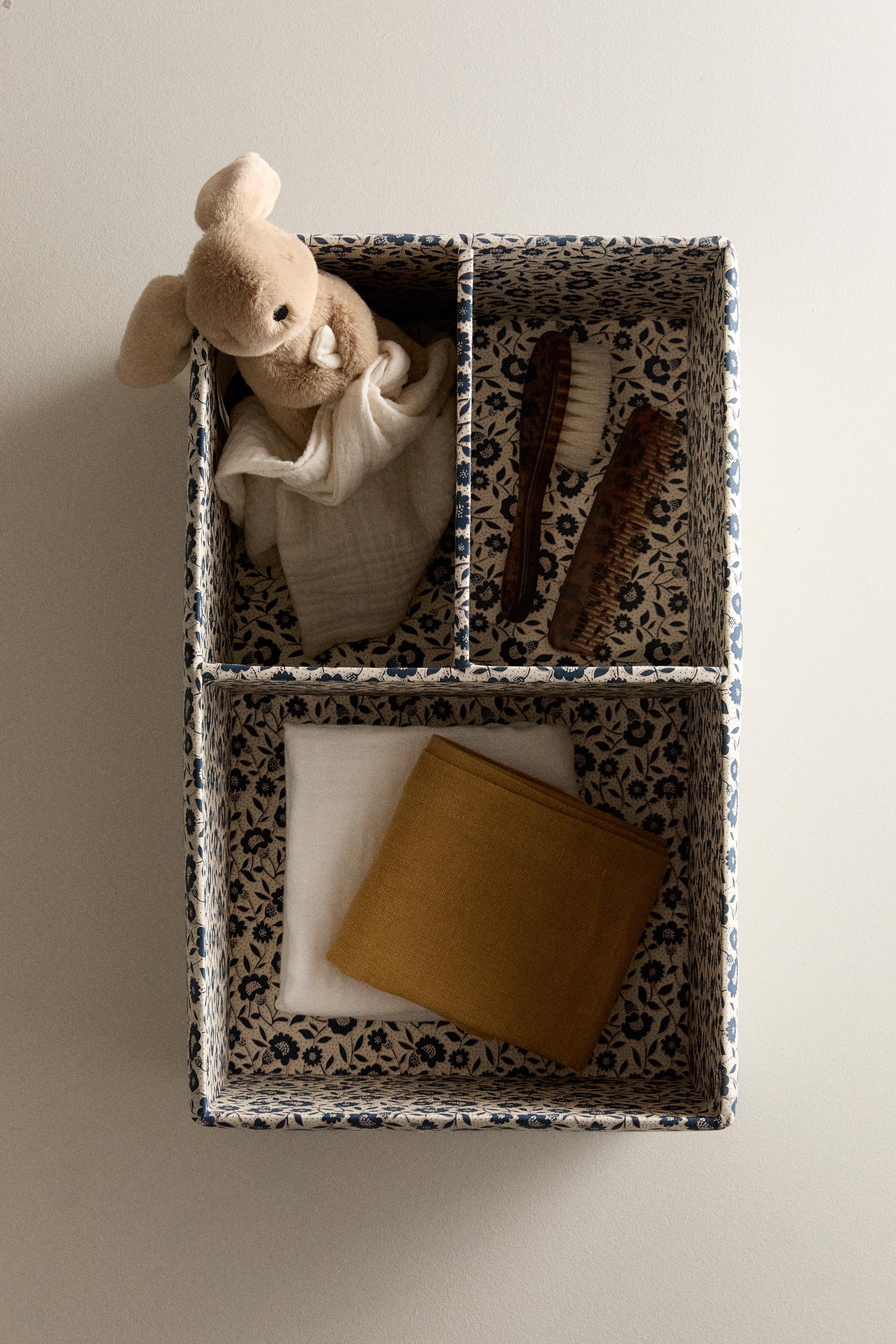 STRIPED BABY CLOTHES ORGANISER WITH HANDLE | Zara UK