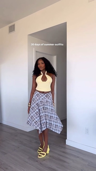 cute summer outfit of the day. would you wear this? save for later 🤍

follow ( @mz_zae ) for more outfit inspo

#outﬁtinspo #grwmreel #explore
