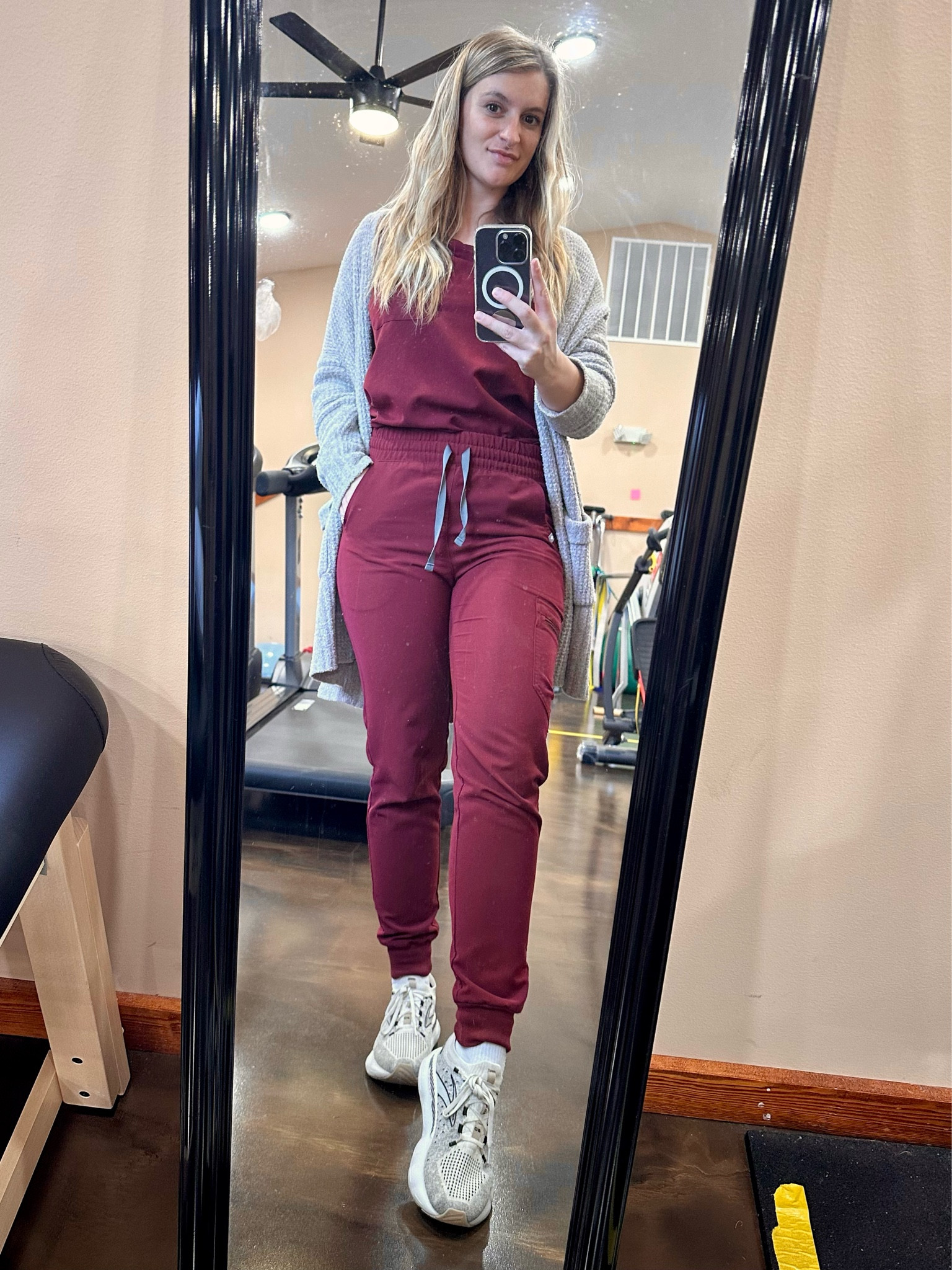 People always ask me if FIGS are worth the money, and the answer is YES! They are by far the most comfortable and durable. And they’re cute too 💁🏼‍♀️

#LTKfindsunder100 #LTKworkwear #LTKmidsize
