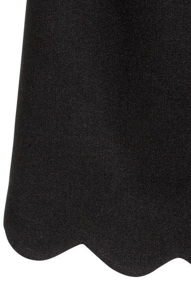 Skirt with a scalloped hem | H&M (UK, MY, IN, SG, PH, TW, HK)