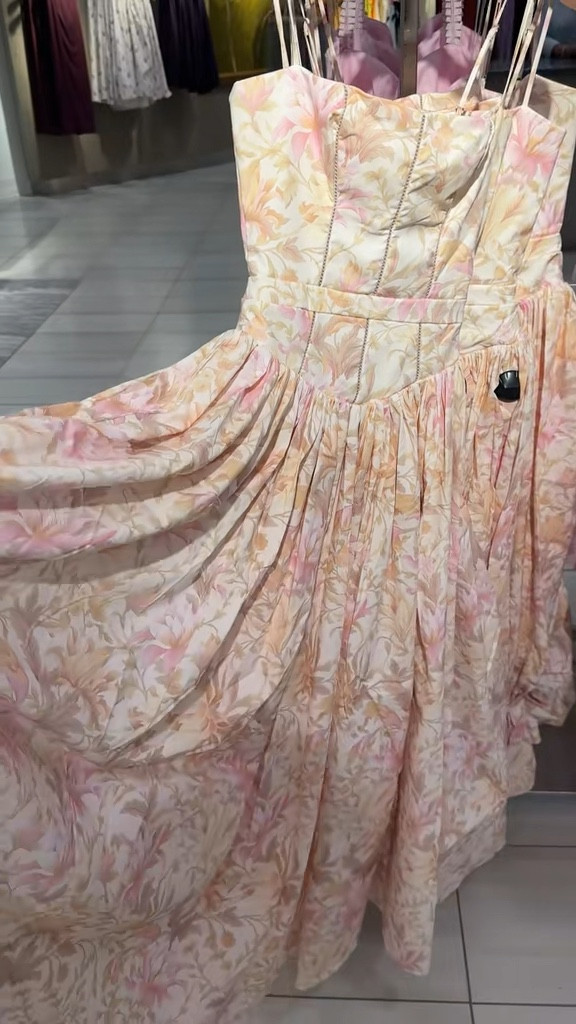 Obsessed with this new pattern of the viral House of CB Yabella dress (would be so good with boots and a suede jacket for fall) 

Floral dress | fall dress | wedding guest dress | western dress | house of cb | welcome party guest dresss

#LTKStyleTip #LTKParties #LTKWedding