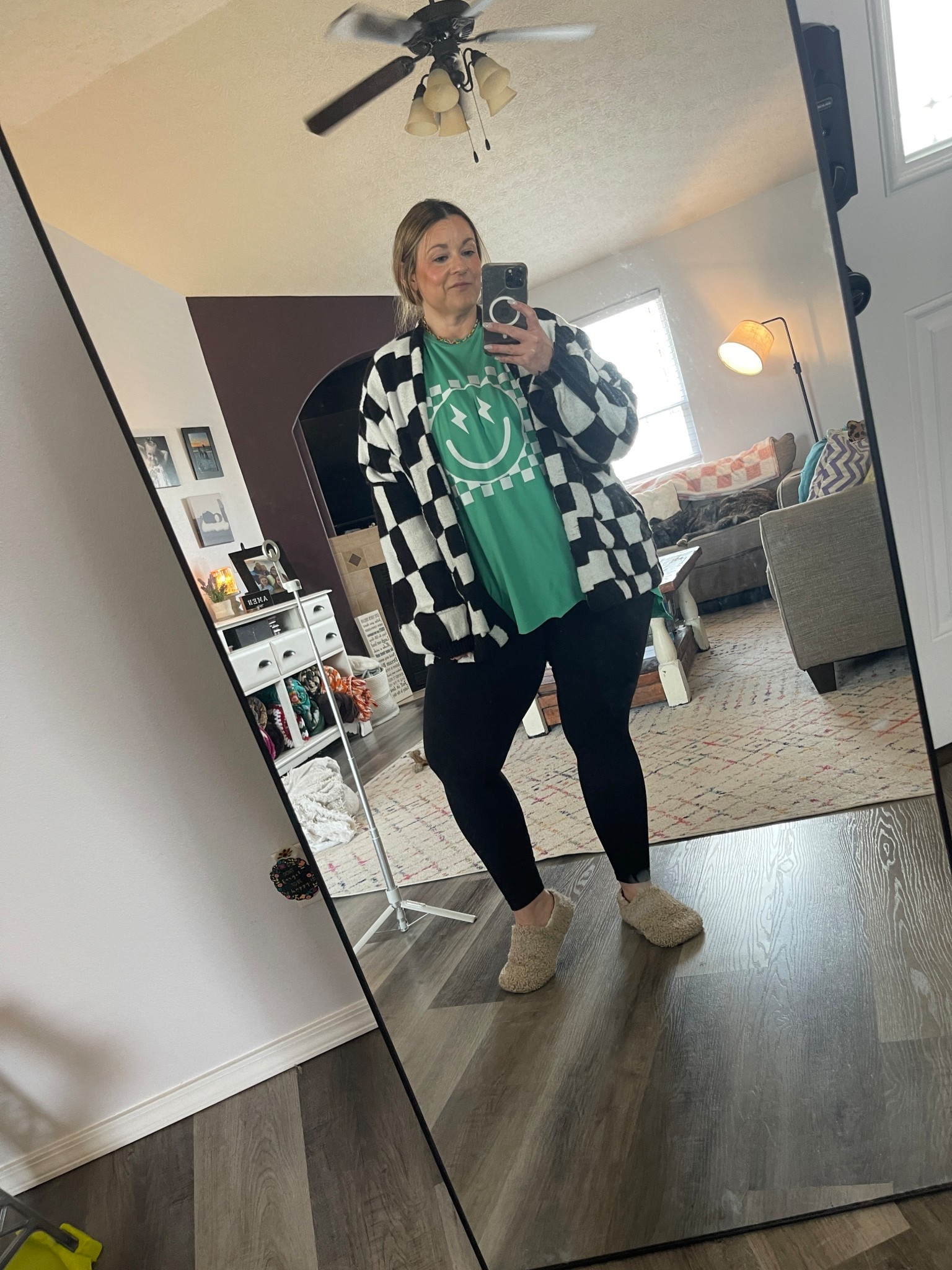 Green + comfy + a little personality = the perfect everyday mom outfit 💚

Smiley tee for the mood boost, leggings for the comfort, and this checkered cardi to pull it all together. Effortless but still cute? Yes please.

Linked everything for you on my LTK 🫶

#ltkstyle #momoutfit #everydaystyle #casualoutfit #comfyootd #legginglook #affordablefashion #momlifeoutfits #springstyle #ootdinspo

#LTKPlusSize #LTKOver40 #LTKootd