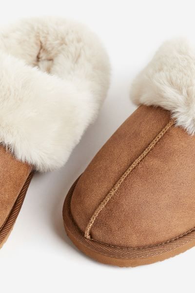 Warm-lined slippers - Natural white - Ladies | H&M GB | H&M (UK, MY, IN, SG, PH, TW, HK)