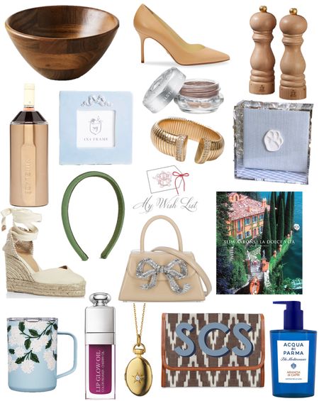 Holiday gift guide 2022! My wish list. All of these gifts are great for any woman in your life! 