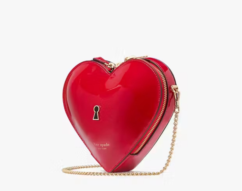 Such a cute clutch for Valentine’s Day ! 

#LTKItBag #LTKSeasonal #LTKGiftGuide