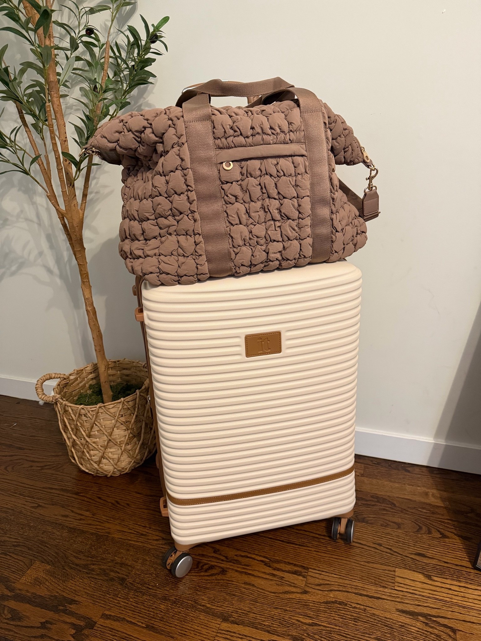 Surprise, I’m taking a little trip this week! I don’t travel by plane often so I got a new checked suitcase and carry on bag, I’ll report back on how they perform!

#LTKTravel