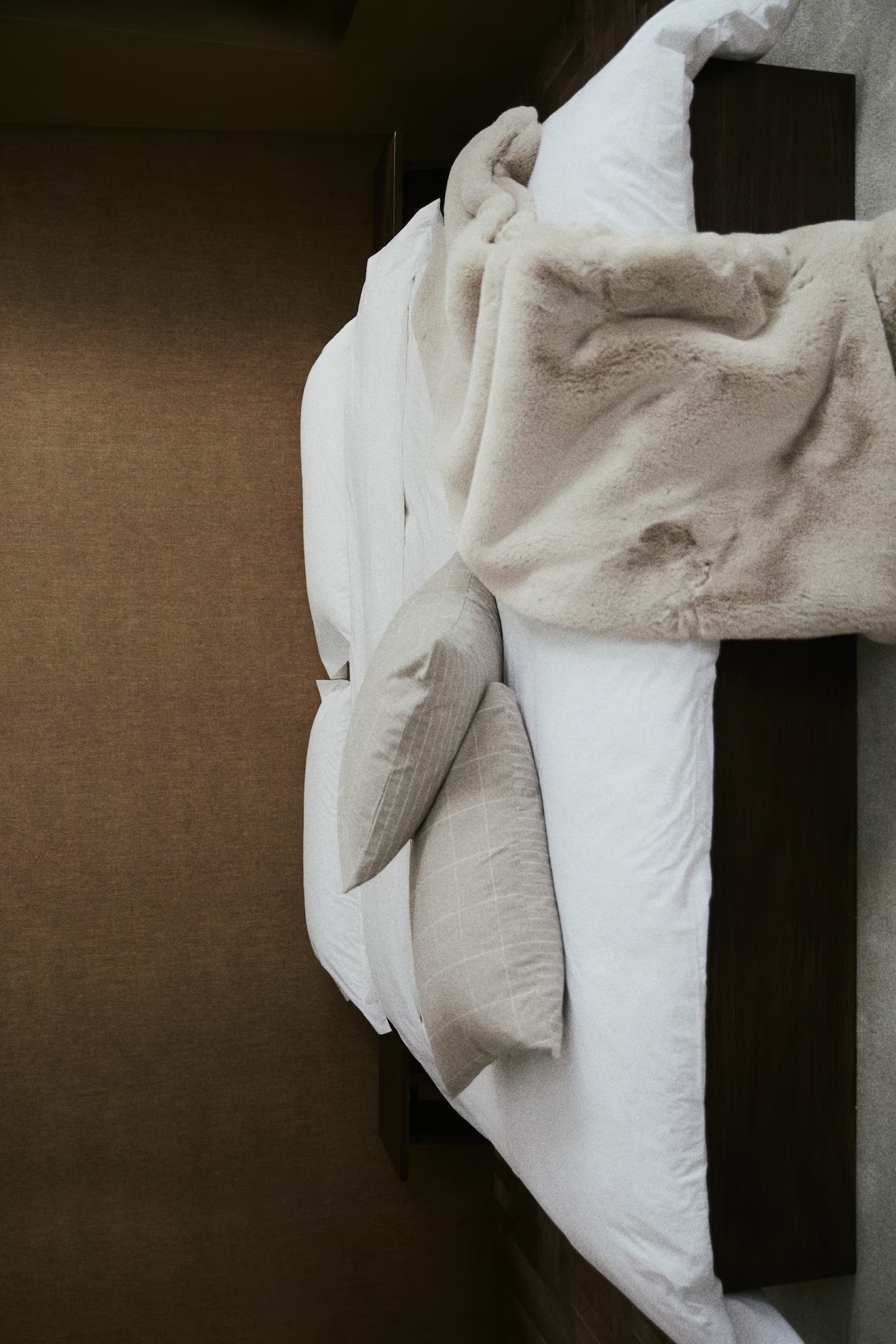 Fluffy blanket | H&M (UK, MY, IN, SG, PH, TW, HK)