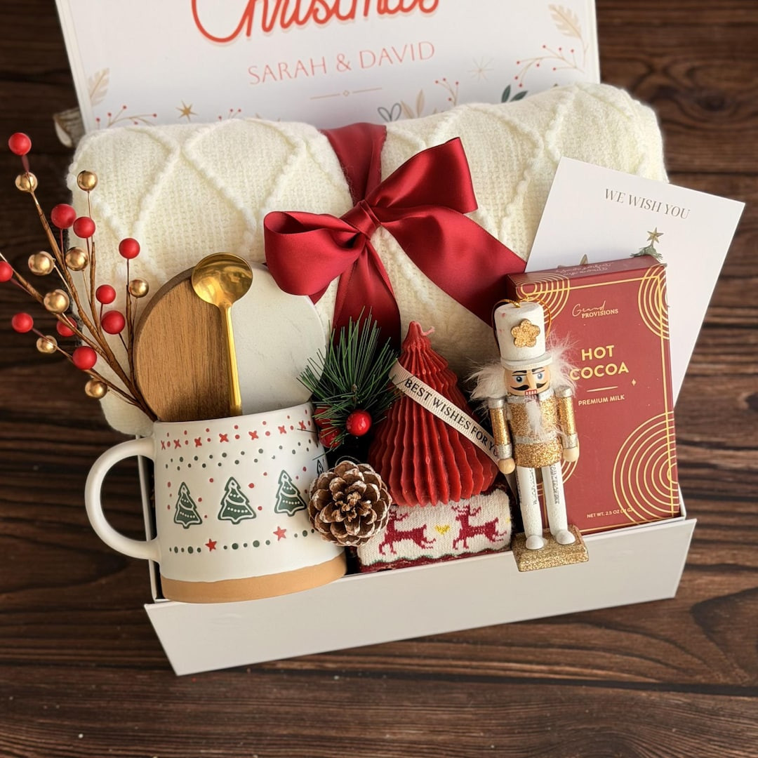 Holiday Gift Box With Blanket, Hygge Gift Box for Women, Self Care Gift Box for Her - Etsy | Etsy (US)
