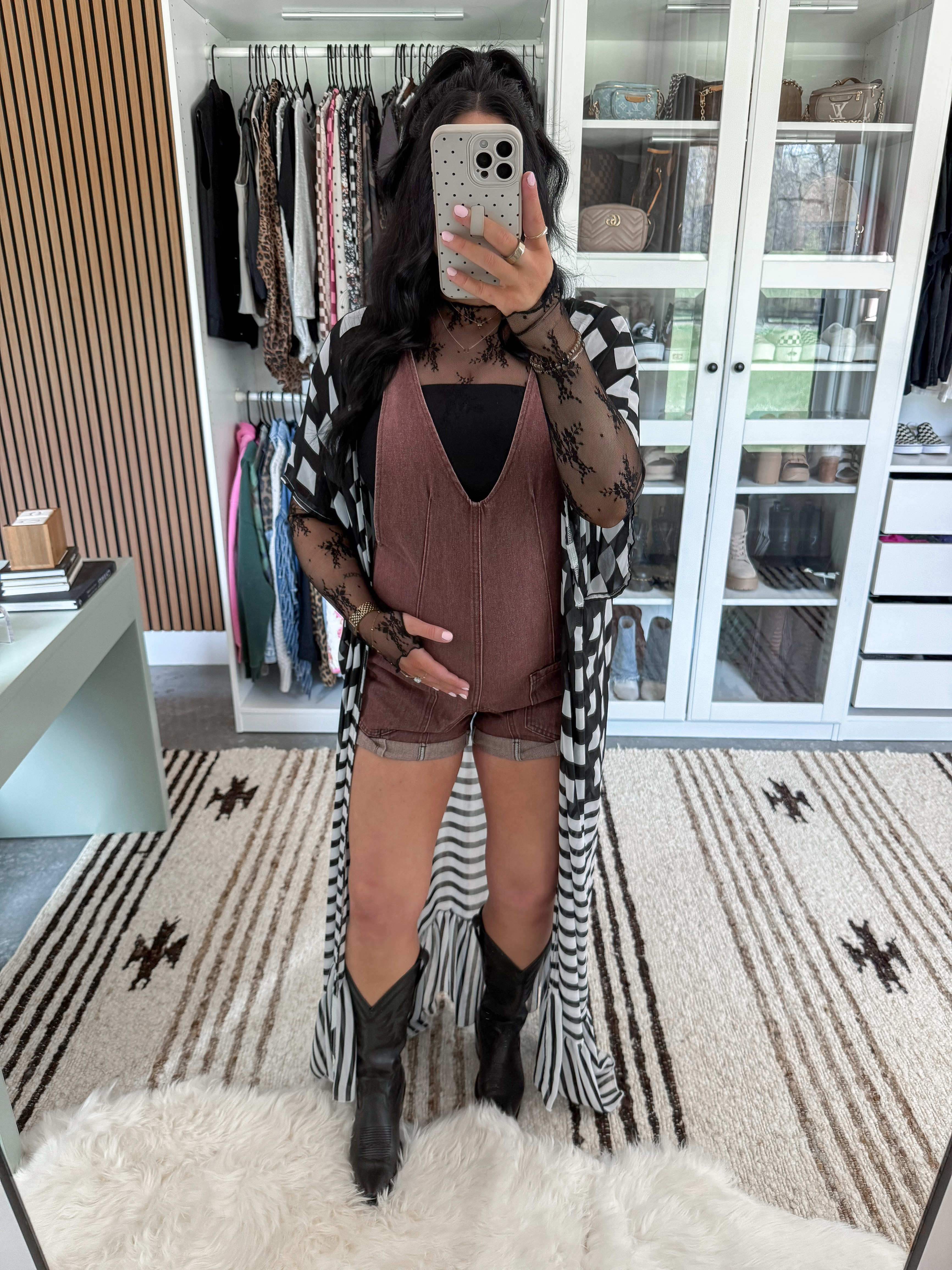 Edgy Western Outfit 🖤

Lace Top - xs
Tube Top - small
Denim Romper - xs (I had this size pre-pregnancy and while it does still fit when I wiggled it on, I'd definitely need to size up at this point in pregnancy for more comfort!)

I love a good edgy western look 👏🏼 Paired this burgundy / brown denim romper with this black & white kimono & a simple black lace top! Finished the look with my black Tecovas cowgirl boots. 

 

 

#LTKootd #LTKSeasonal #LTKBump