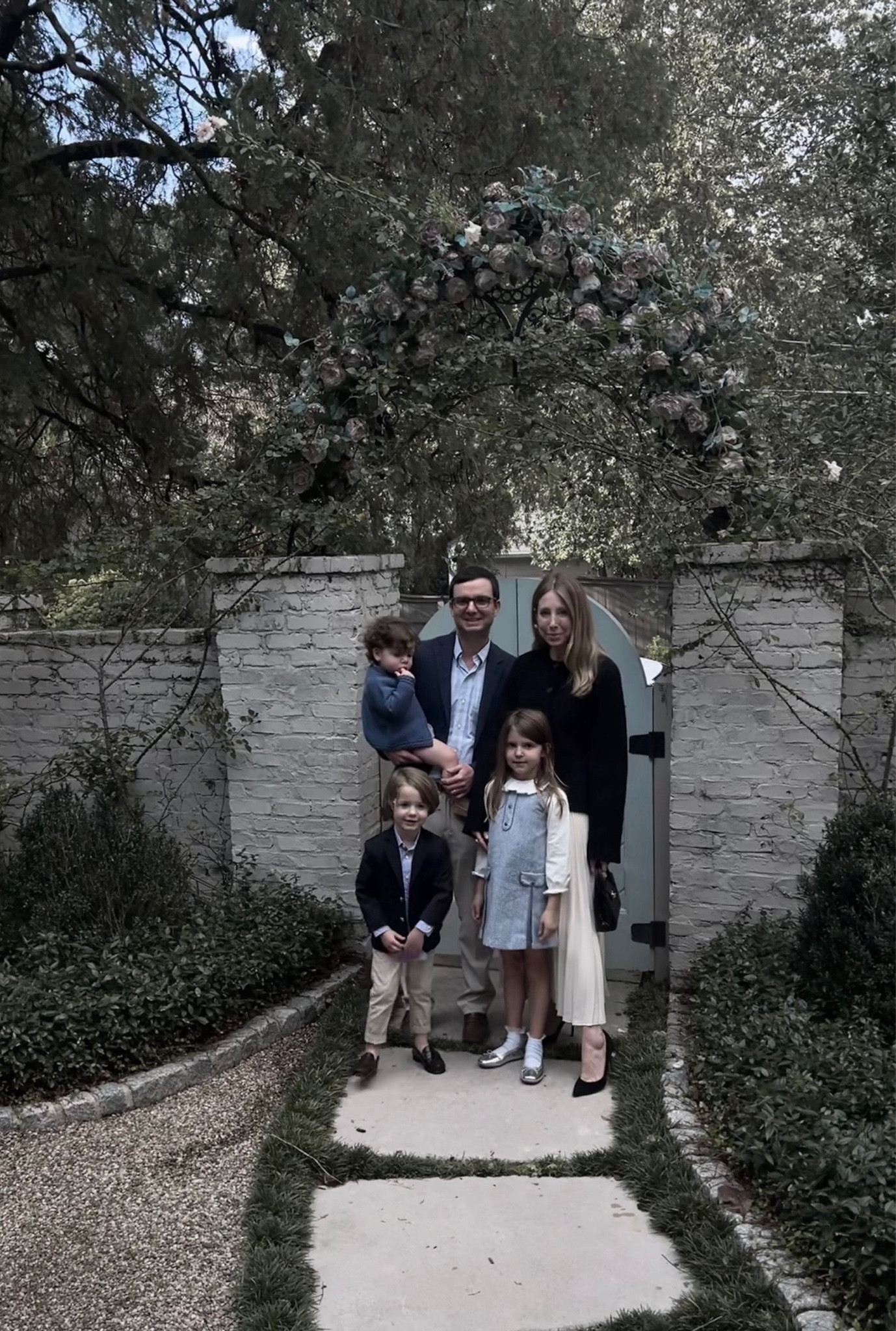 Family photos inspo! This was ours from last year. I wore the classic Cooper Cardigan!