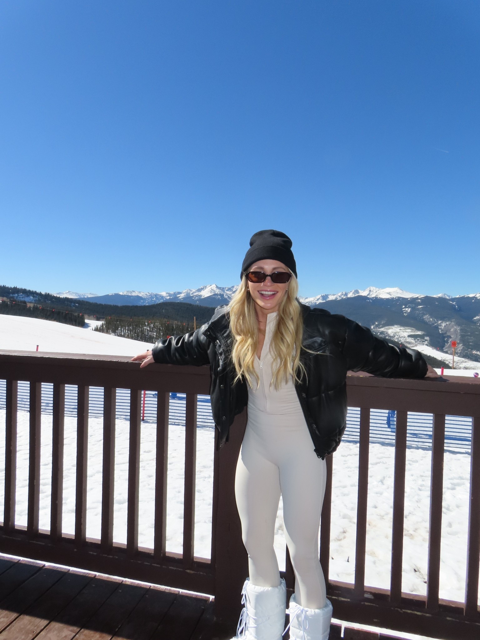 Apres look ❄️

#LTKSeasonal #LTKdayinmylife #LTKTravel
