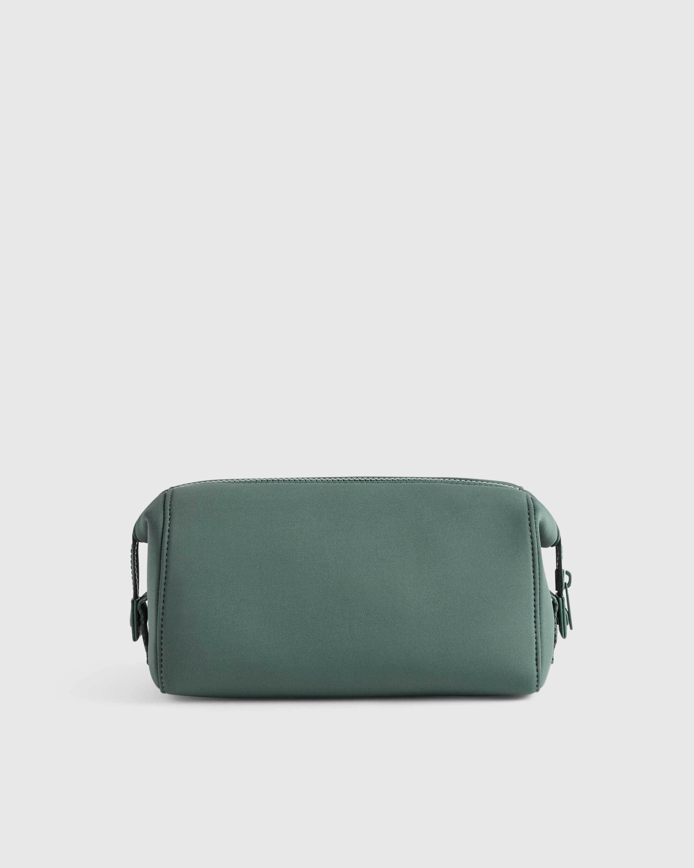Quince | Women's All-Day Neoprene Toiletry Bag in Hunter Green | Quince