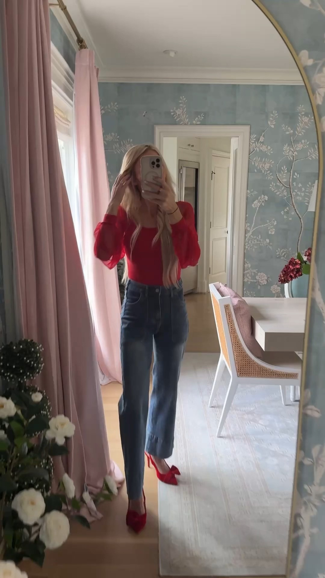 A pop of red changes everything. This polka dots sheer-sleeve top with lived-in denim feels equal parts feminine and effortless… proof that everyday outfits can still feel a little special.



#EverydayStyle
#EffortlessChic
#AmazonFashionFinds

#LTKdayinmylife #LTKgrwm #LTKootd