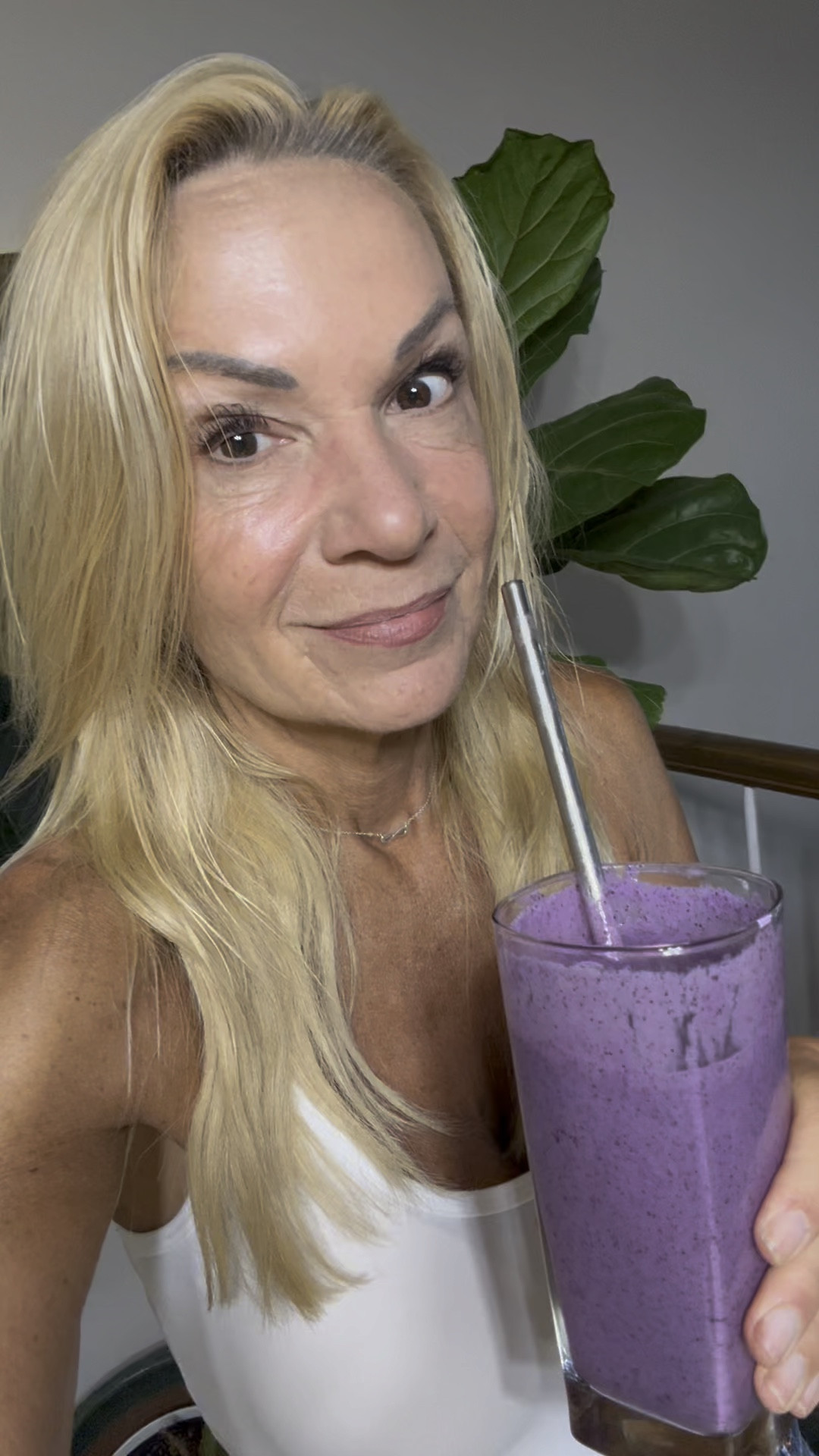 BLUEBERRY CHEESECAKE SHAKE- 28 grams protein, 265 calories 

Perfect high protein breakfast when it’s too hot to cook!


one cup 2% cottage cheese (I use Good Culture)

one cup frozen blueberries 

half cup frozen riced cauliflower 

one teaspoon vanilla extract
 
quarter to half cup water for blending

(optional) monkfruit or stevia to sweeten- I used a tablespoon of granulated monkfurit)

Throw this all in the blender and blend on high until TOTALLY smooth. We’re not available for cottage cheese or cauliflower lumps!)

xoxo
Elizabeth 


#LTKHome #LTKVideo #LTKActive