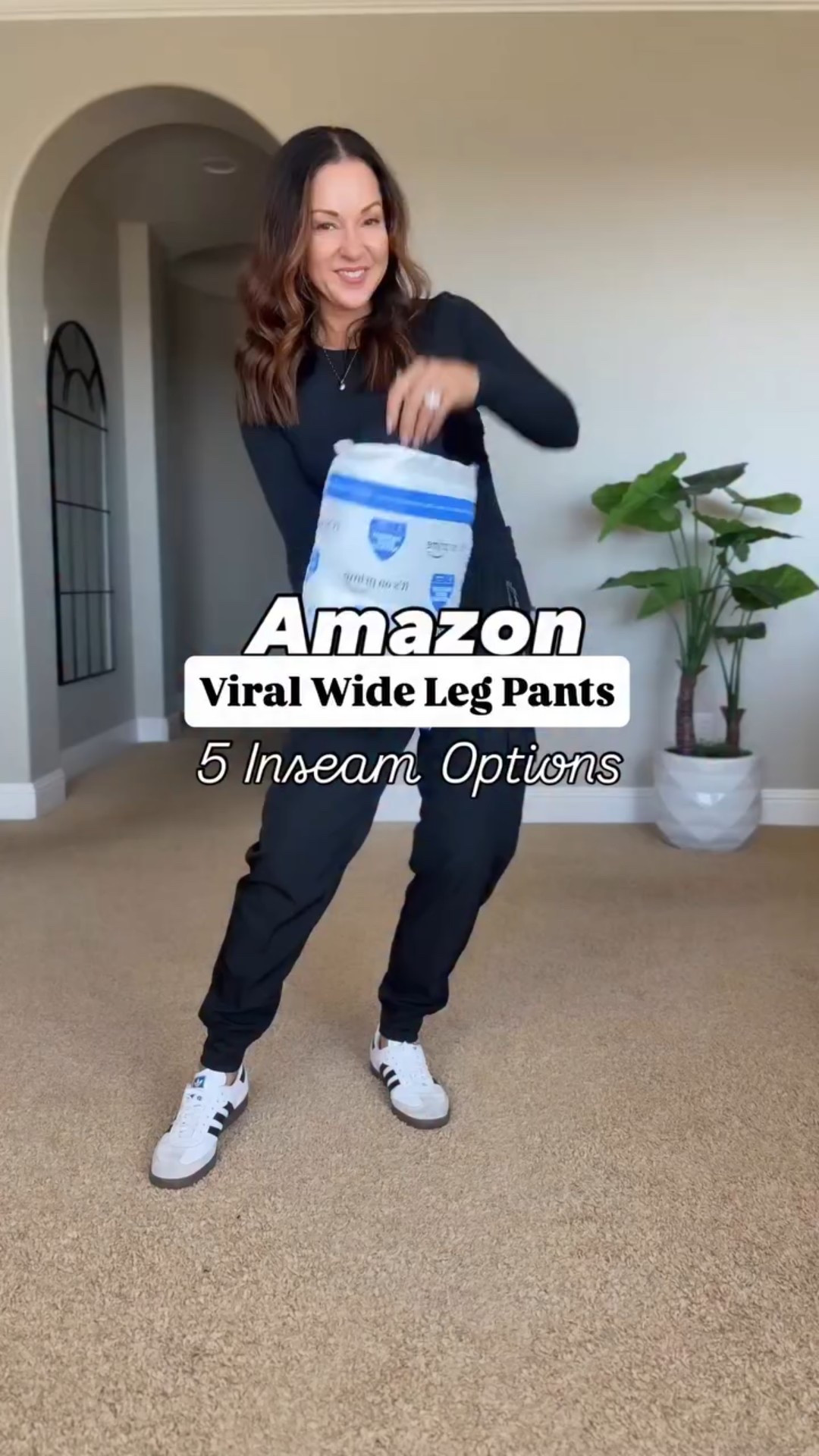 ✋🏻Stop your scroll 🚨 👉🏻 SALE These viral wide leg pants are amazing & perfect for fall & winter transition!
Over 5K amazing reviews on Amazon & they come in a XS - 3XL, 5 lengths & 29 color options! 

For reference: I’m 5’1”, 109lbs
Pants xs in black (27” inseam XS)




#LTKSeasonal #LTKStyleTip #LTKActive