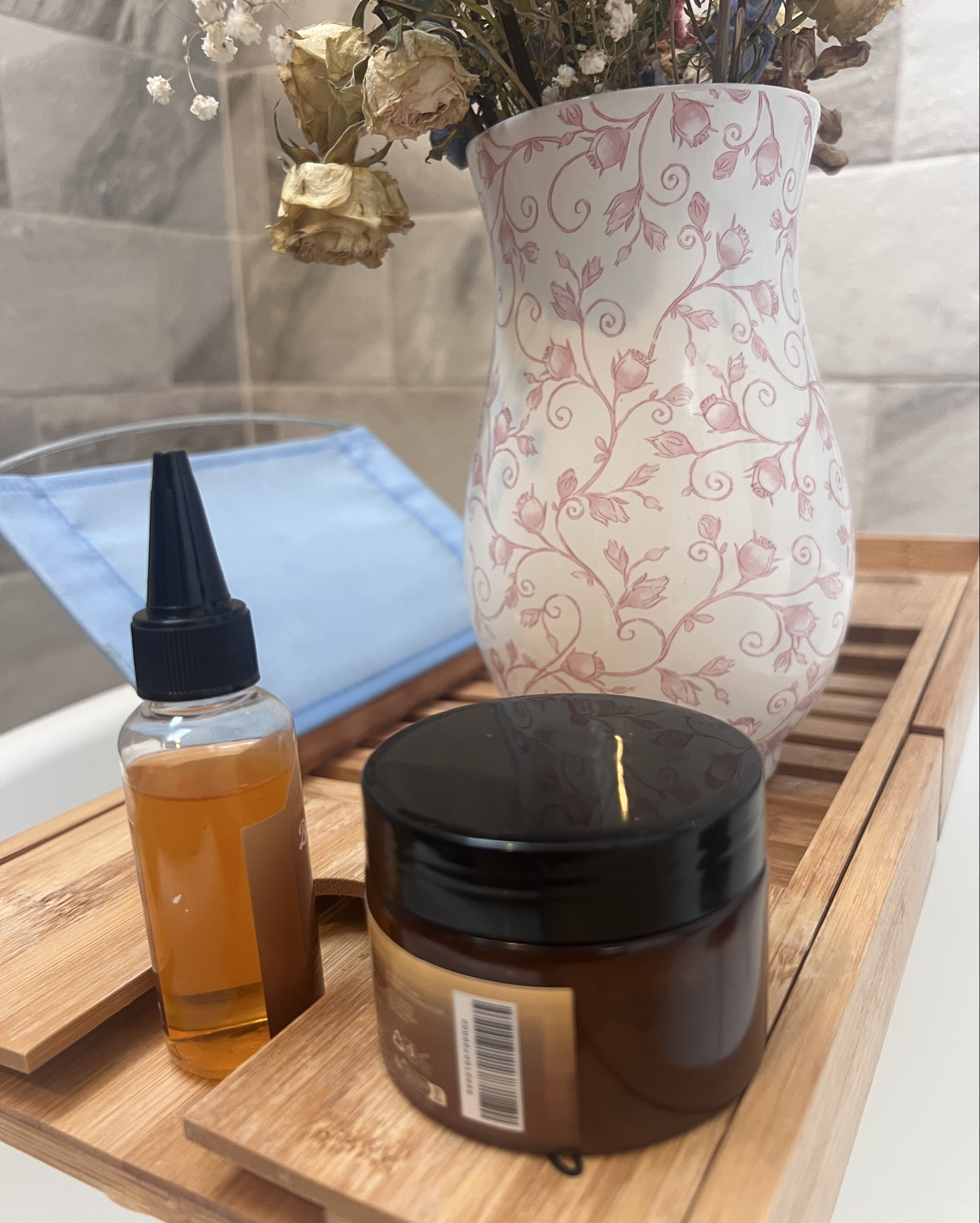 Favorite hair treatment

Favorite self tanner and Glow

The most elevated comfortable slide that matches everything. 

#LTKBeauty #LTKmorningroutine #LTKHome