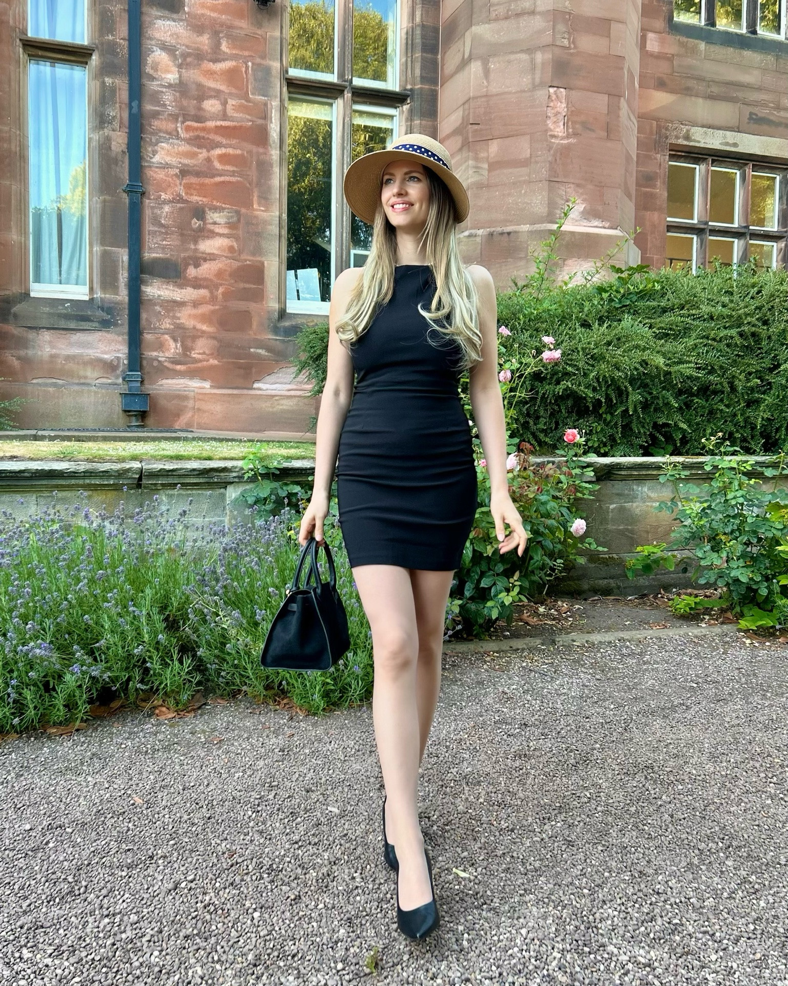 Elegance in black 🖤

Dress by @vsprofficial AD Code LOTUS-VSPR for 15% off
Bag by @sinbono_official AD 

#lbd #blackdress #partydress #elegant #castle

#LTKstyletip #LTKdresses #LTKbag