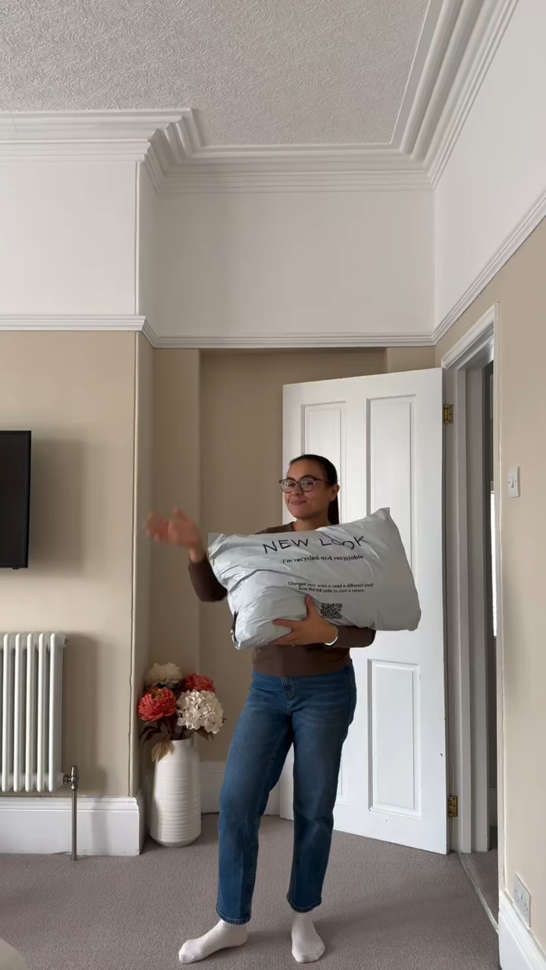 New Look Haul 🫶🏻🍁

Finally back with a good clothing haul and I picked up some absolutely gorgeous pieces! I’m obsessed with everything 🫶🏻

What’s your favourite piece?? 👀 if you want links sent to your DMs comment SHOP below ✨

#ad @newlook 

•
•
•
#newlook #thatnewlookfeeling #autumnstyle #fallfashion #knitwear #ltk #ltkstyletip #styleideasdaily #styleinspo #stylereels #haul #fallstyles

#LTKuk #LTKautumn #LTKeurope