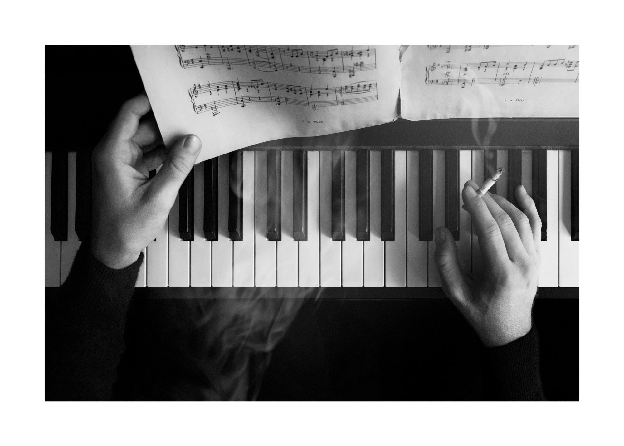 Smoking by the Piano Print | Desenio