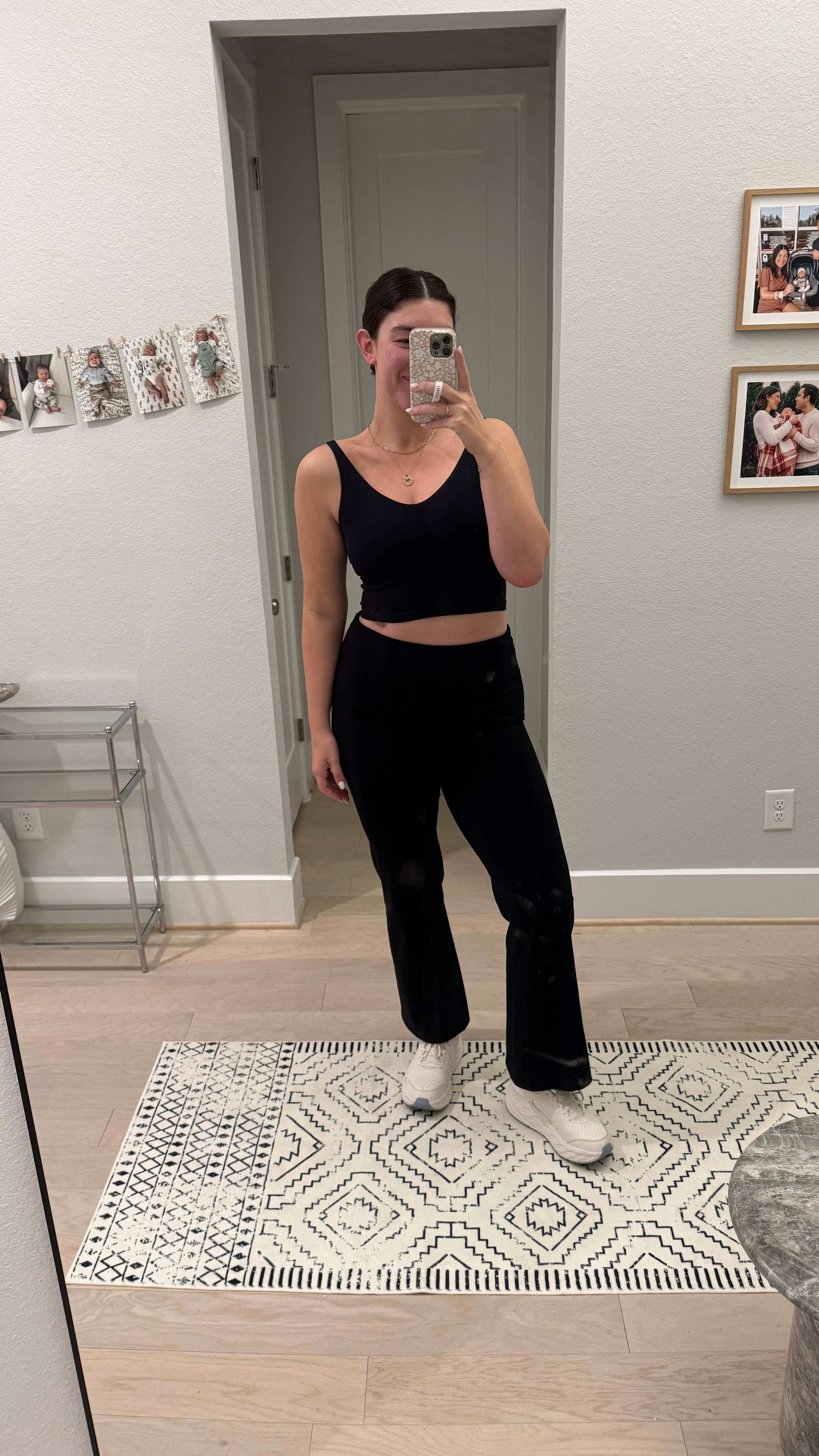 Worked out in my first pare of spanx wide leg leggings and LOVED the!🙌🏼

Workout leggings, spanx, wide leg leggings, workout fit, workout outfit, workout tank top, hokas

#LTKFitness #LTKMidsize #LTKWatchNow