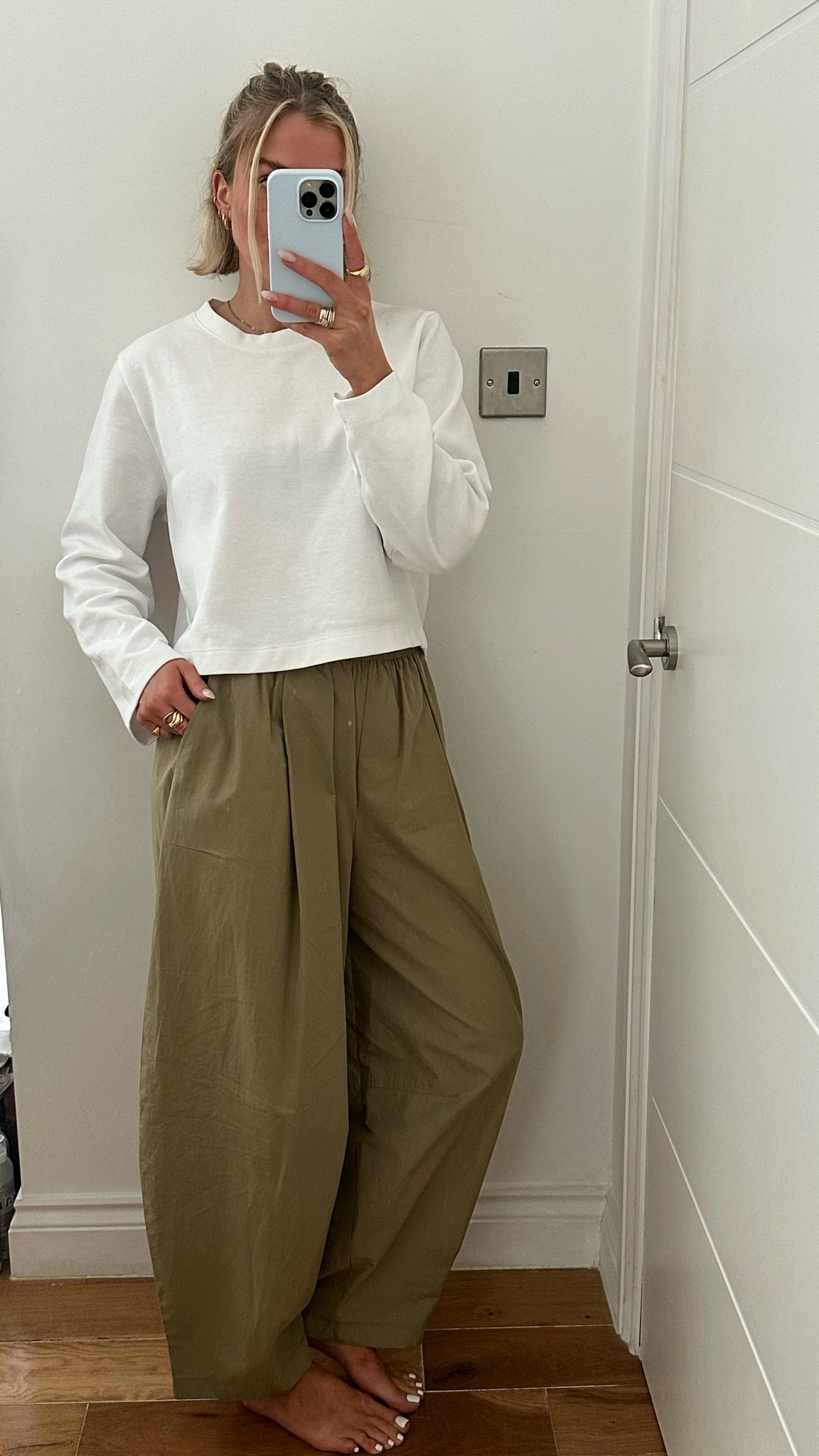 Khaki barrel leg trousers 
White long sleeve top
Boxy white top
Airport outfit 
Casual outfit 
Spring outfit 
Weekend outfit

#LTKootd #LTKgrwm #LTKWorkwear