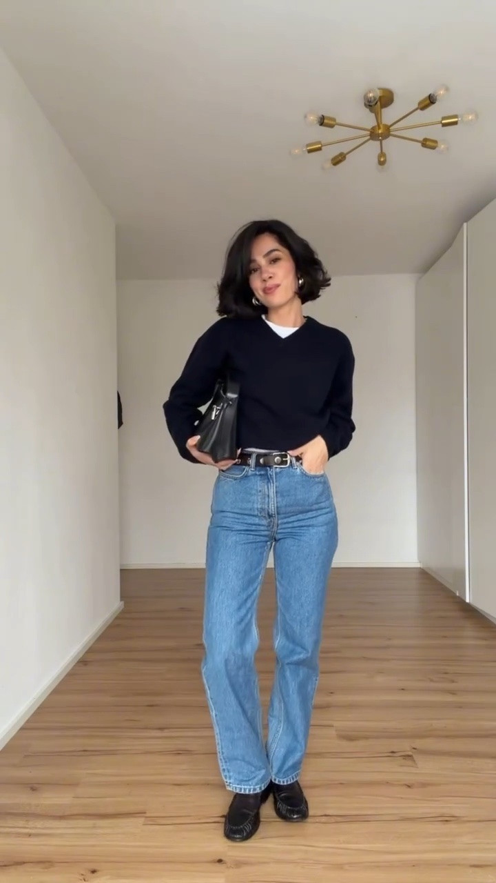 Casual Chic 🤍✨ Rate This simple Look 1-10 🙌🏻

#gdwm #officelook #denim #outfit #fashion