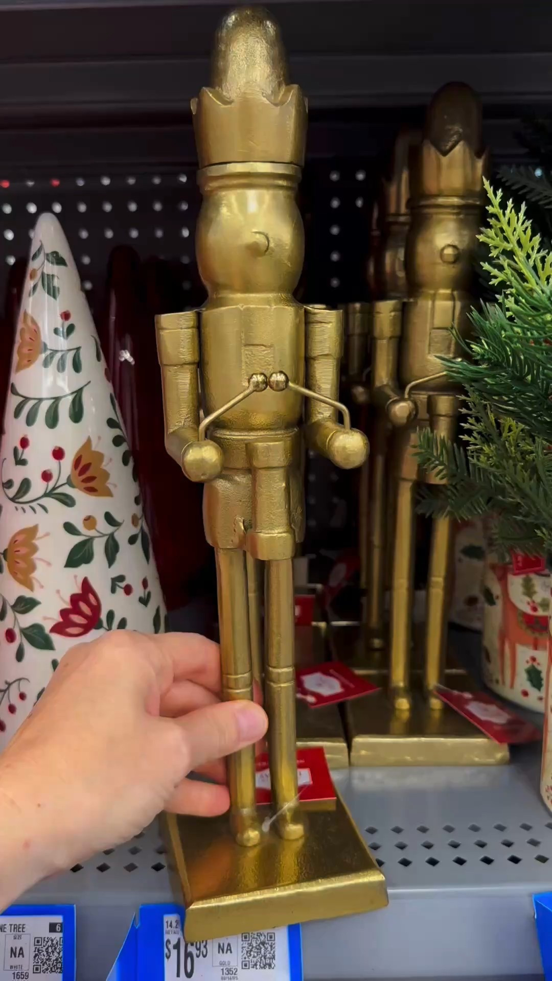 Walmart Christmas is HERE and I’m loving the designer, high end vibes without that high end price tag. 🙌🏽

#LTKSeasonal