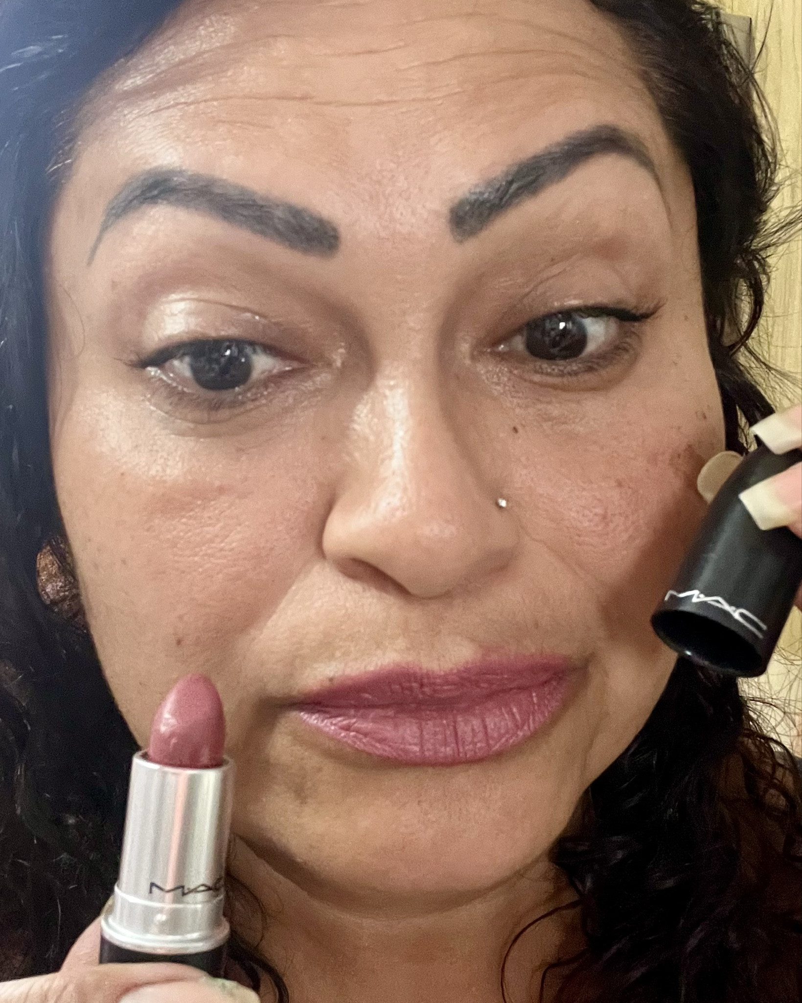 O batom realça nossa beleza trouxe aqui dois tons belíssimos 
da Mac , tem uma variedade de cores, escolha a sua 😉
Mac faz toda a Diferença .

#LTKbeleza #LTKbrasil #LTKplussize