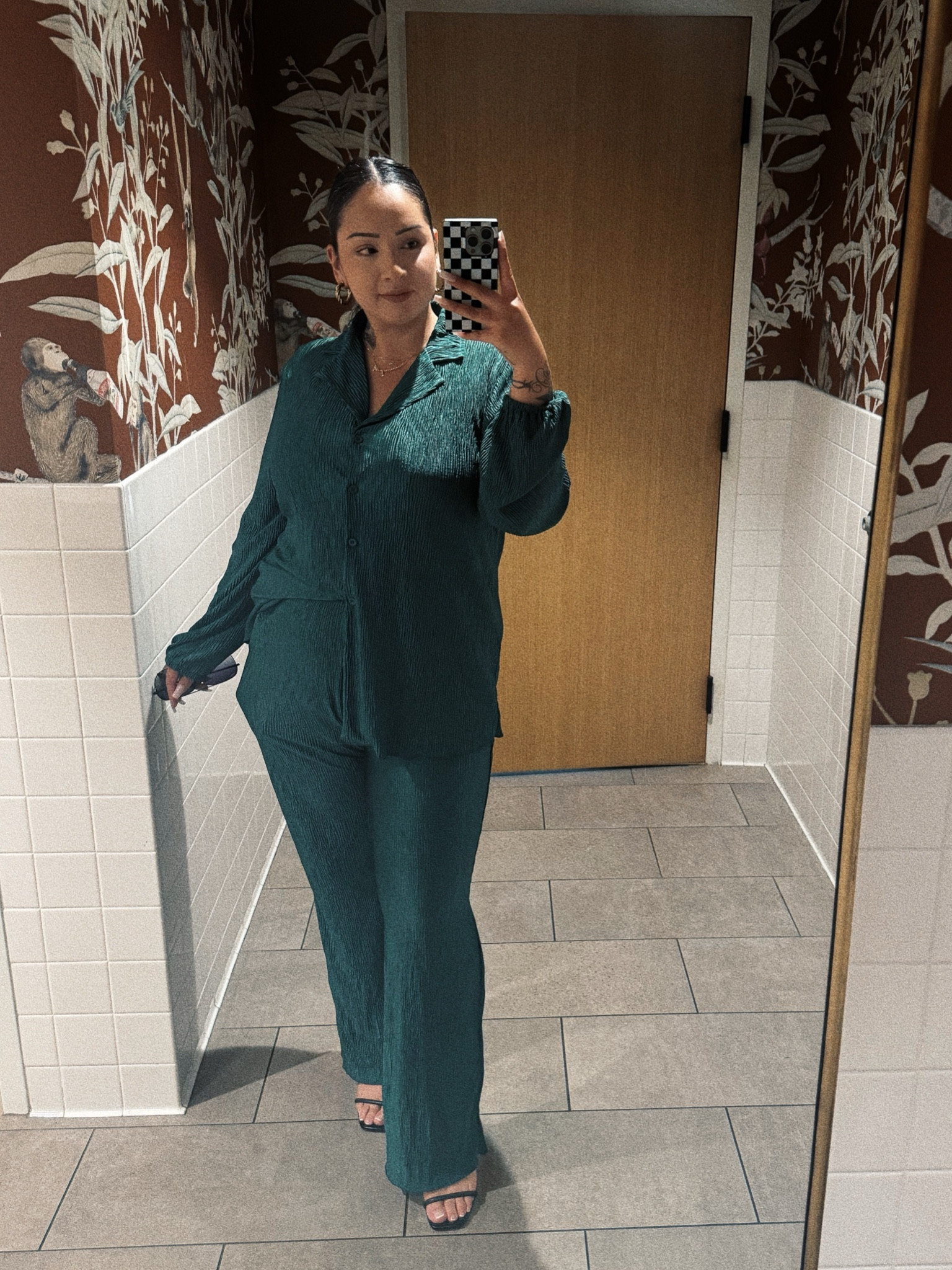 Serving corporate grinch 

#LTKSeasonal #LTKMidsize #LTKFallSale
