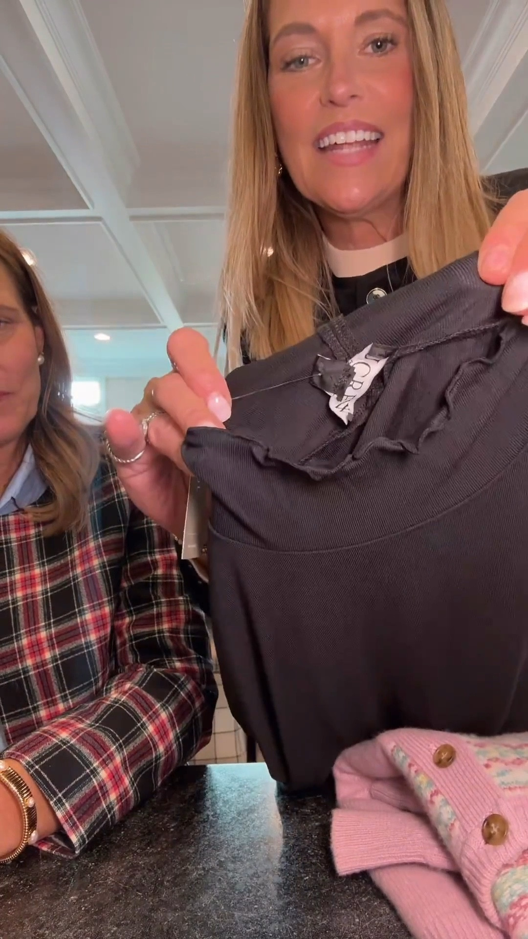 A great basic on sale now! M


#LTKootd #LTKFindsUnder100 #LTKSaleAlert