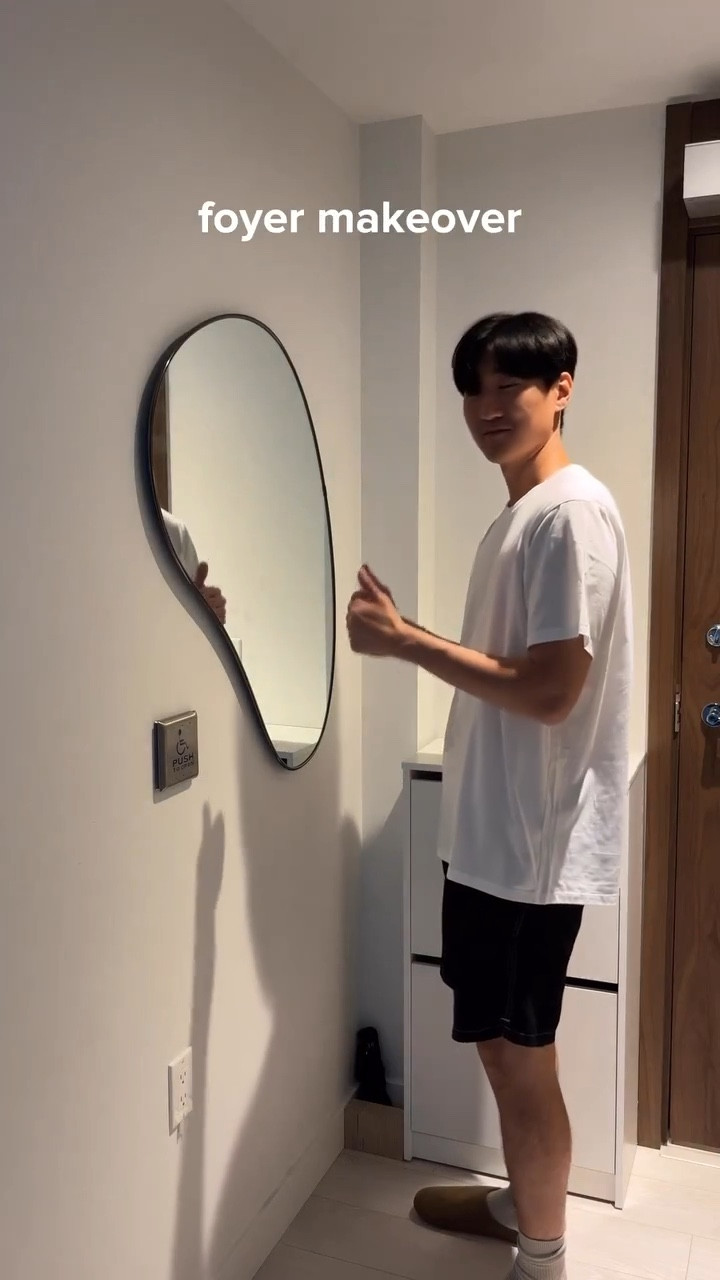 Any guesses on what the DIY project will be? 👀🫰
.
.
.
#apartmentdecor #interiordesign #umbra #entrywaydecor #foyer #smallapartment #mirror #homedecor #apartmenttherapy #newhome #minimalism #howwelive