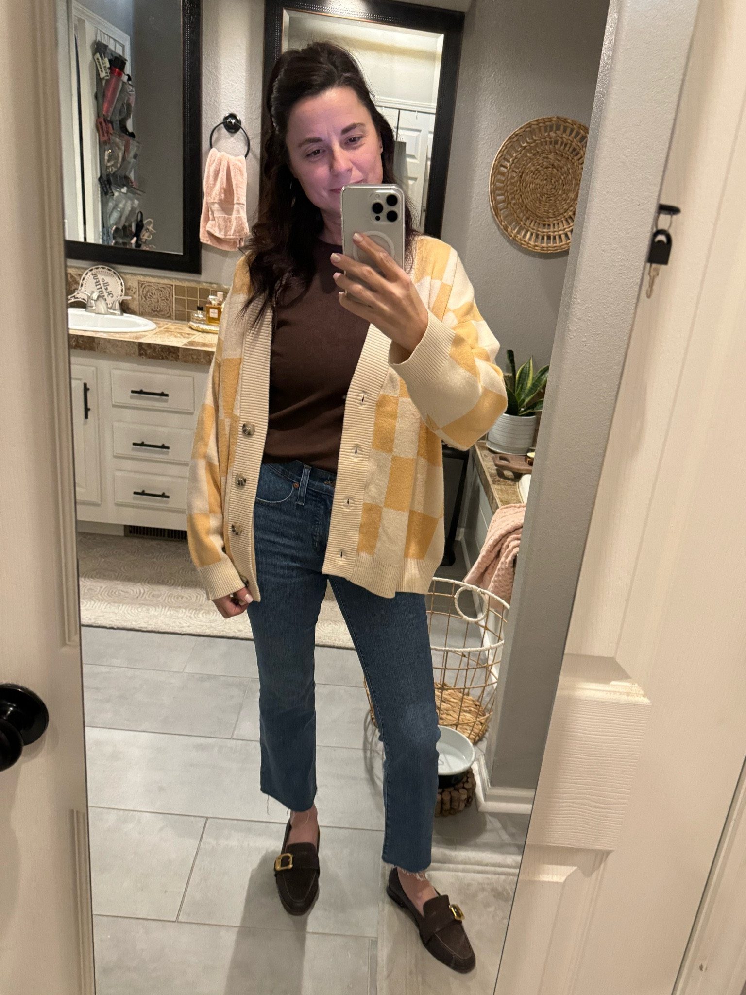 I can’t get enough when it comes to a baby tee and oversized cardigan.  Throw on some kick crop jeans and loafers, and you are ready for the day!!!

Tee runs TTS but I sized up for a looser fit.  Cardigan is oversized - I am in a small.  Jeans run TTS (I am in a 24) and loafers run TTS.

#LTKfindsunder50 #LTKfindsunder100 #LTKshoecrush