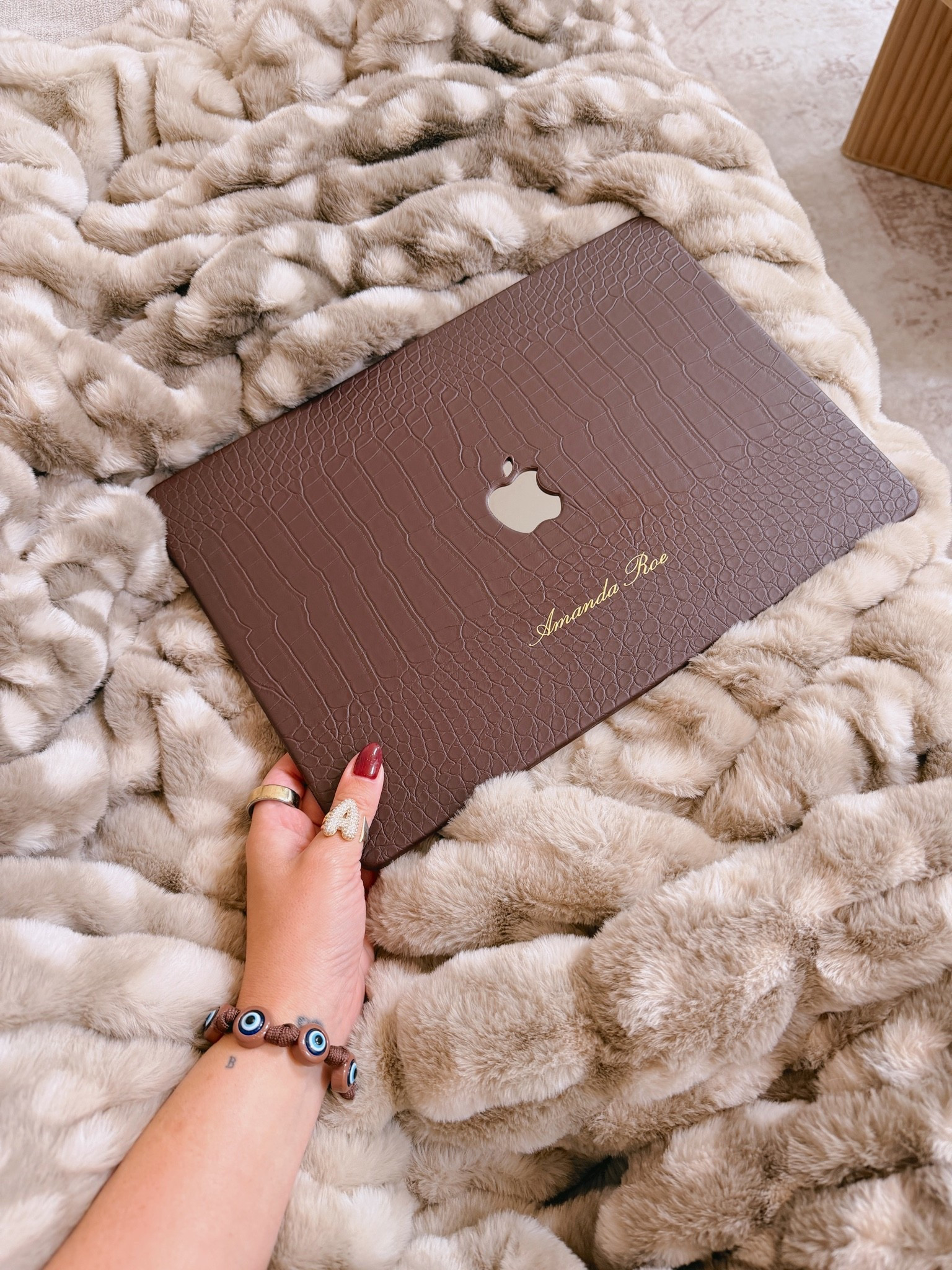 My new laptop case.. I’m drooling!!

#LTKSeasonal #LTKMidsize #LTKdayinmylife
