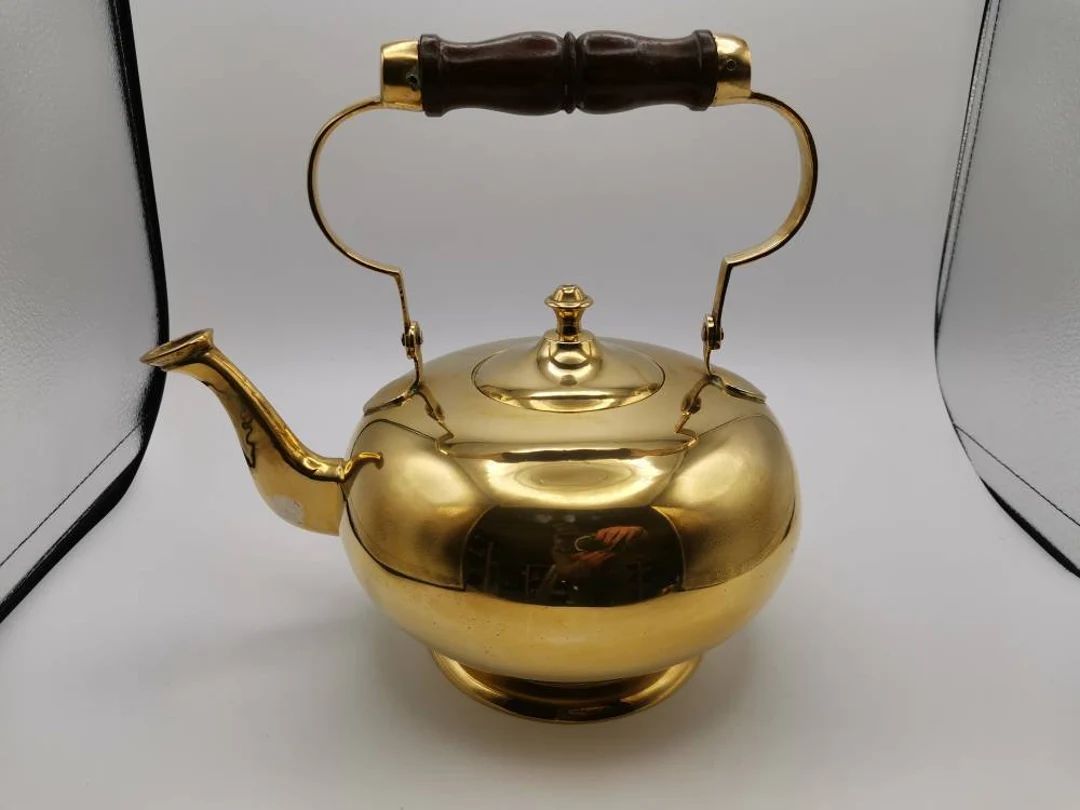 Superb vintage brass kettle teapot with brass kettle stand. Big kettle teak handle, brass trivet ... | Etsy (UK)