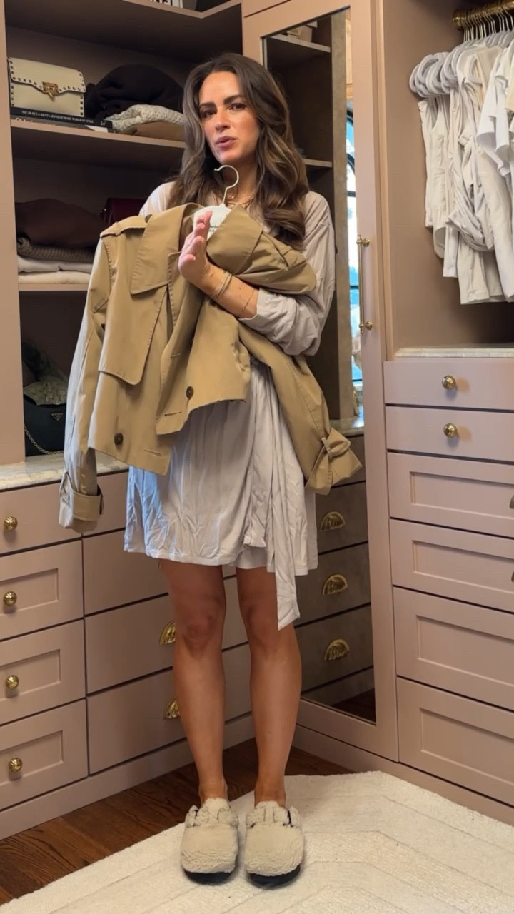 GDWM ✨ putting together an outfti for a fun lunch event straight to preschool pick up

Trench and pants are size small 



#LTKootd #LTKmomlife #LTKgrwm