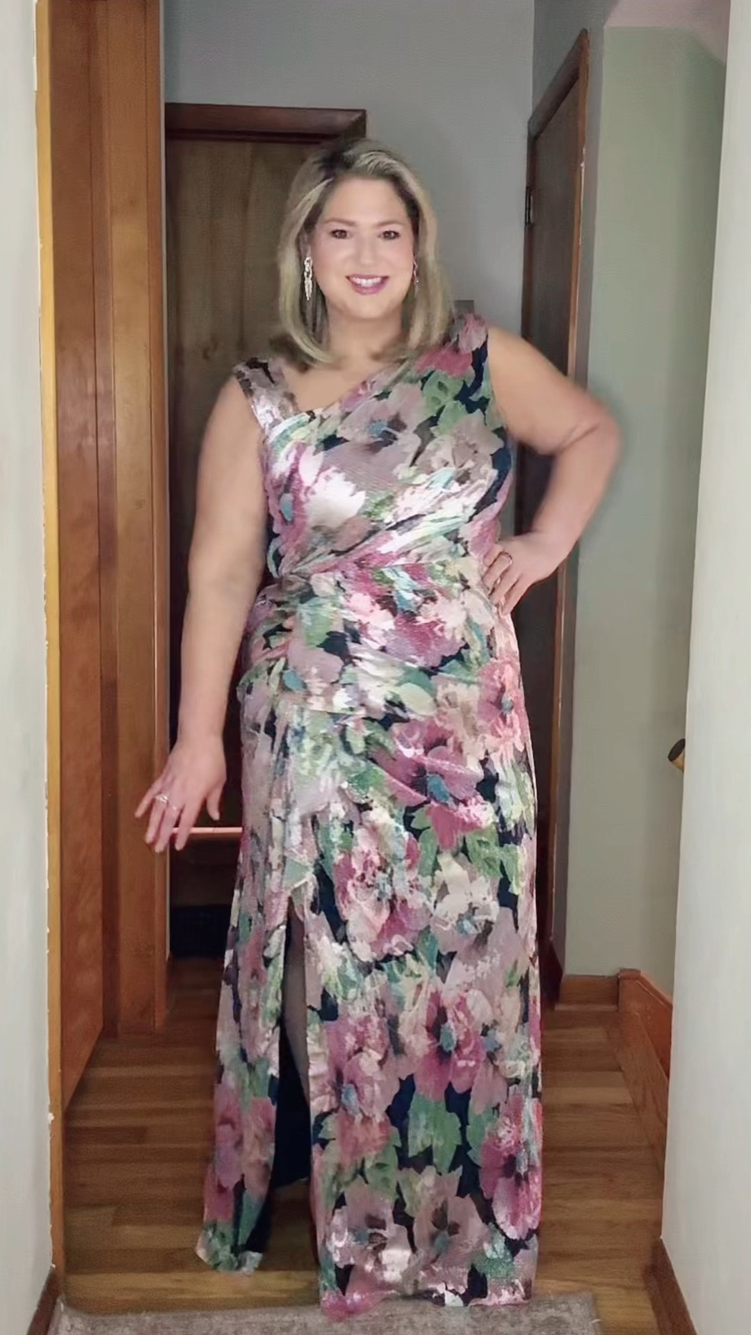 She fancy tonight 

#LTKPlusSize #LTKMidsize #LTKootd