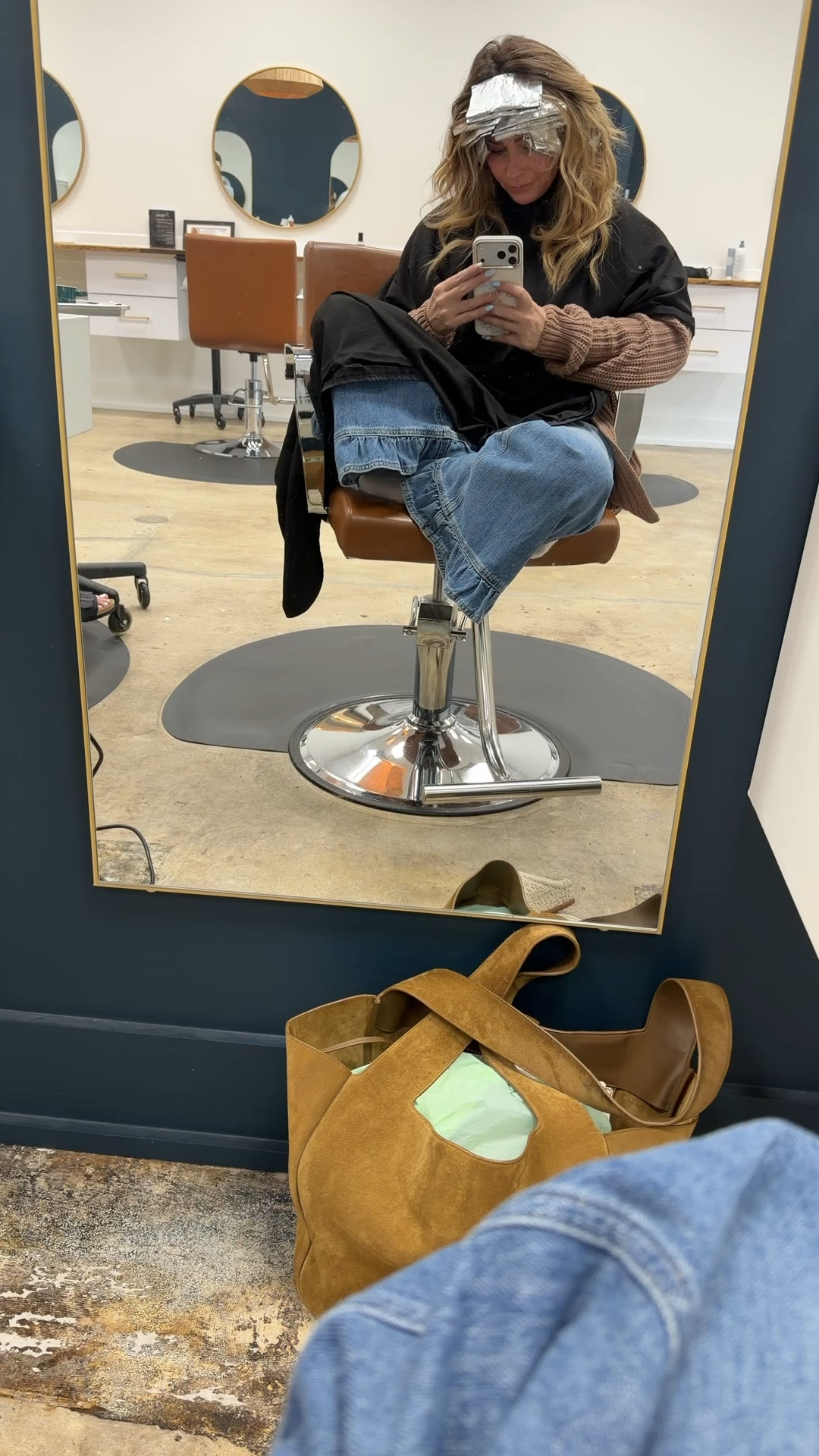 Obsessed with these jeans 

#LTKgrwm #LTKFestival #LTKdayinmylife