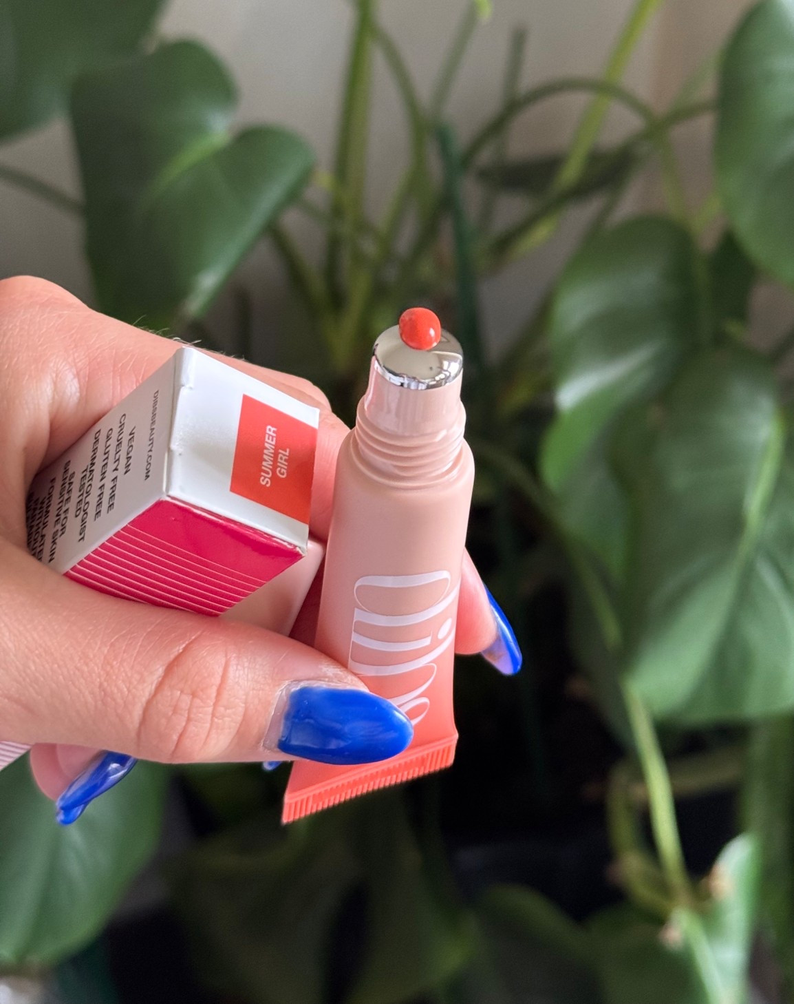 I love DIBS and was soooo excited to try out this blush stain. I got the ‘summer girl’ shade and I know it’s going to look sooo good on tan skin! The stain itself is also great and long lasting 🌞