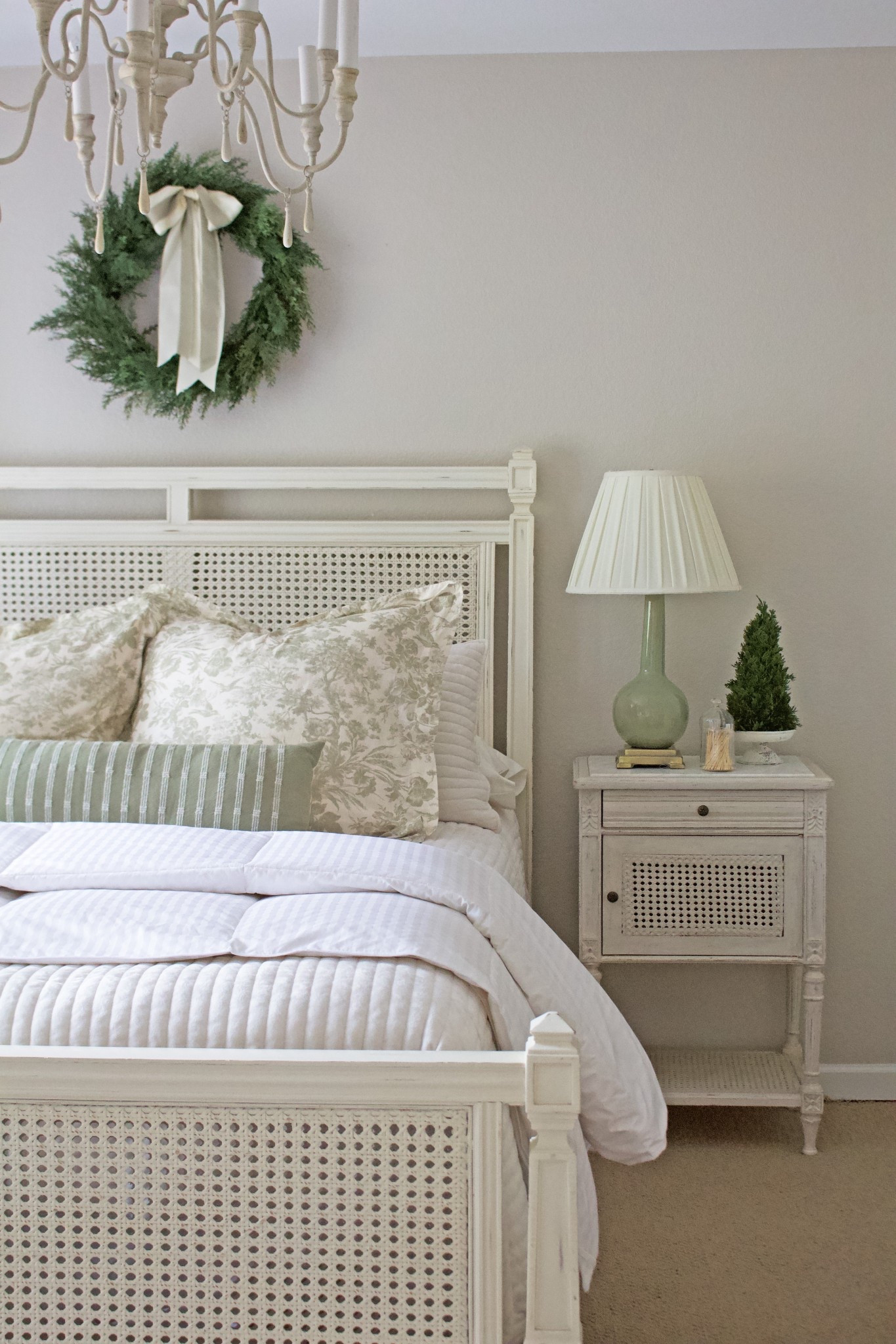 The bedroom is ready for our guests this holiday season, thanks to our new damask striped comforter from my friends at @cuddledownusa! The white goose down fill is super plush and its smooth down proof shell keeps feathers from poking through, a perfect combination for a cozy nights sleep . I’m almost concerned our guests may never want to leave…I might just have to move it to our bed instead! 😂


Right now they’re 20% off with FREE SHIPPING with code SHIPCOZY!

@cuddledownusa #Cuddledown, #CuddledownPartner #CuddledownSheets #Comforter #Luxury #ad

#LTKHoliday #LTKGiftGuide #LTKHome