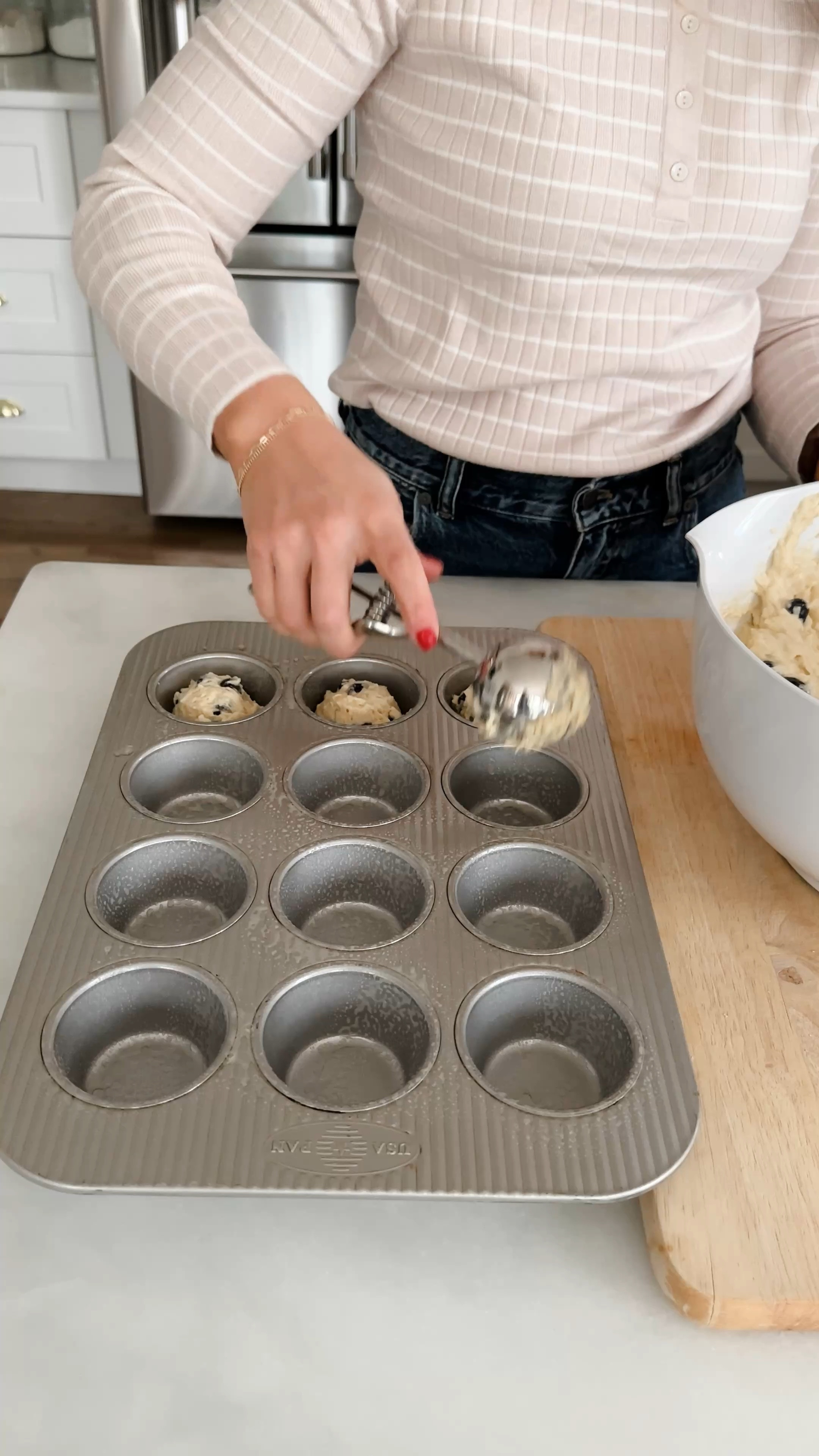 The only good scoop sizes you need:

#20 for muffins
#40 for cookies
#60 for mini muffins and protein balls