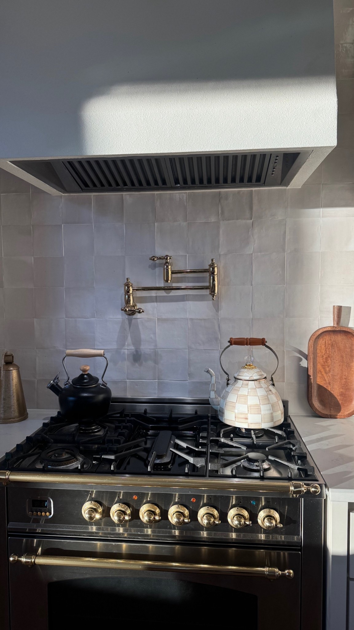 The cutest 🫖 matches the kitchen so well!



Home
Decor
Kitchen finds


#LTKHome #LTKValentine