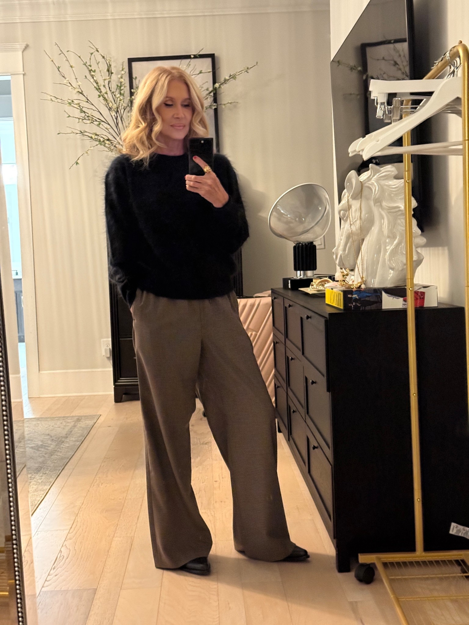 #ad @aritzia #aritziapartner #paidlink ✈️  this was my travel outfit to NYC (along with The Cashmere Wool Only Coat) I love looking chic, stylish but still being ultra comfortable ✨ these pants are so versatile and the brushed cashmere sweater is so soft and luxe~ perfection 🖤 I kinked this and what I packed below 🥰

#LTKHoliday #LTKootd #LTKOver40