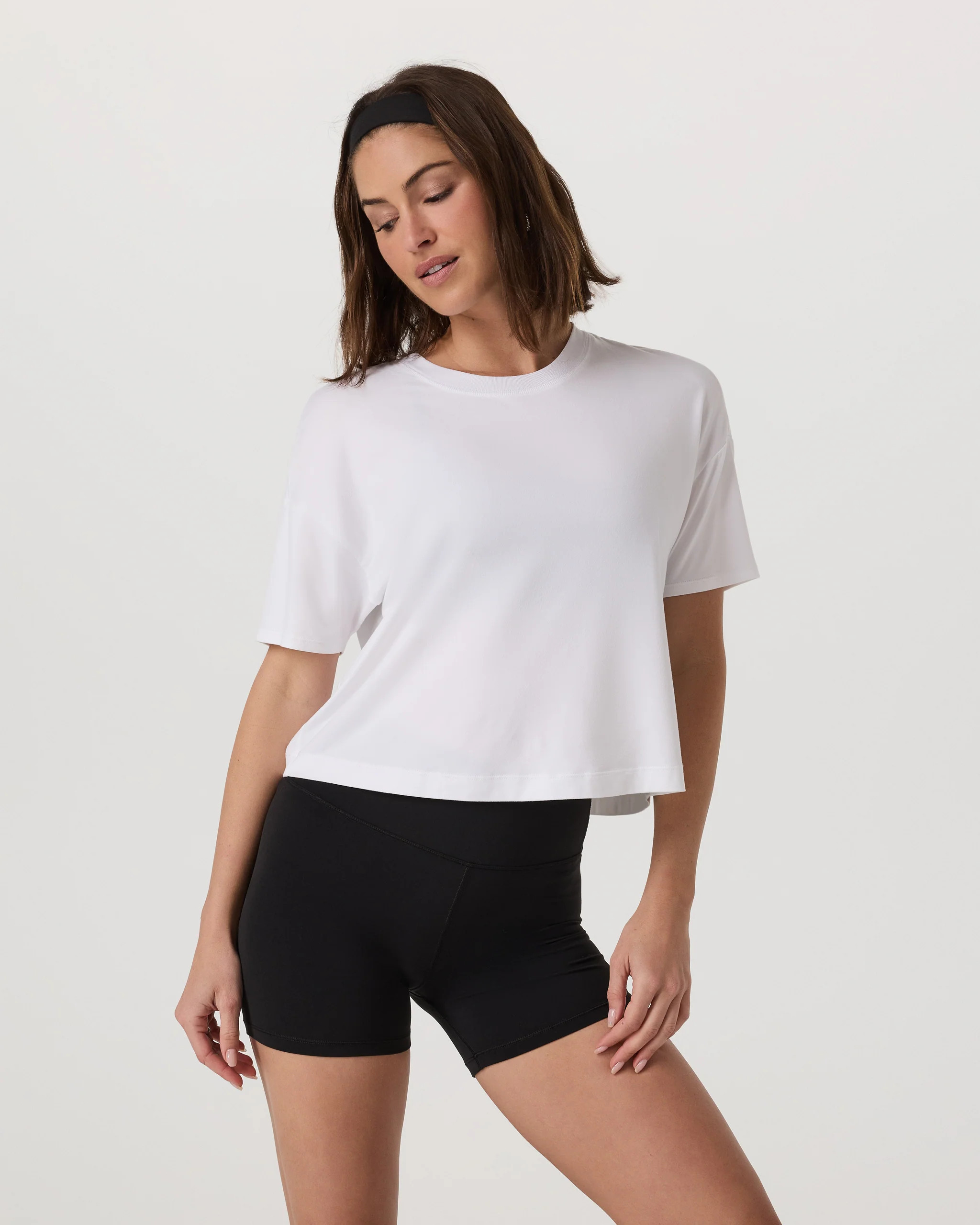 Energy Tee | Women's White Oversized Tee | Vuori | Vuori Clothing (US & Canada)