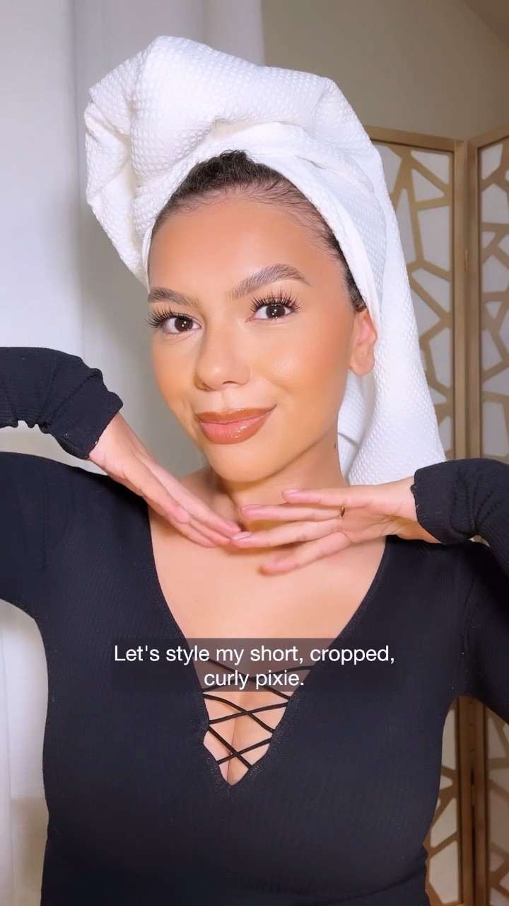 Let’s style my (even shorter) curly pixie 🖤

I loooove this length! It’s chic and easier to style. Let me know what you think below! 

Short curly hair / short natural hair, short curly pixie