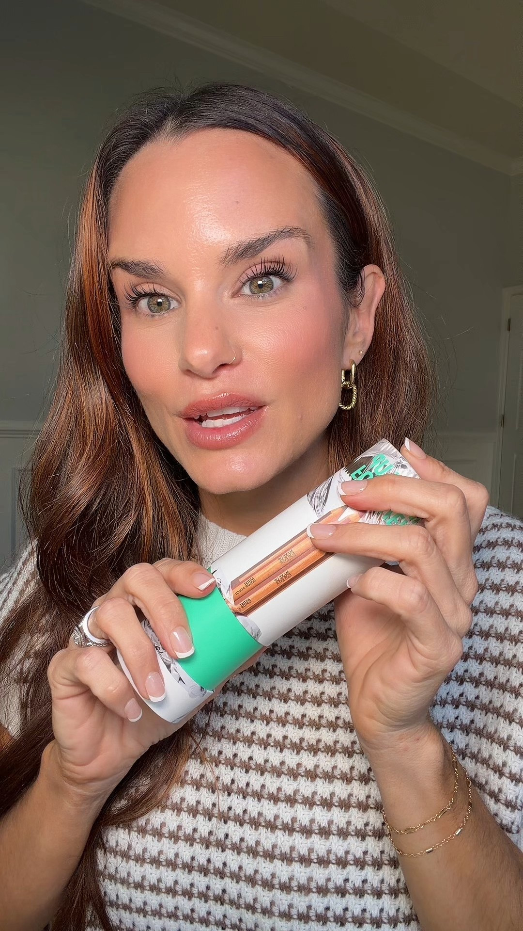 The holiday set you actually want under the tree 🎄💄 The Make Up For Ever Artist Color Pencil Set comes with 5 creamy, blendable shades for eyes, lips, and cheeks—basically your whole makeup bag in one sleek kit. $62 value for way less 👏

💬 Comment “pencil kit” and I’ll DM you the link

#TayBeckerBeauty #TayBecker
#makeupforever #holidaymakeup #charlestonbeauty #giftguide #reellife #momstylevibes #makeupfinds

#LTKGiftGuide #LTKHoliday #LTKBeauty