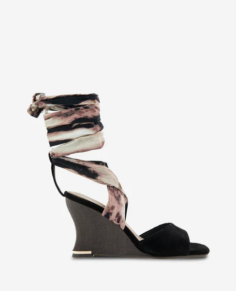 Fabia Printed Fabric Wrap Around Suede & Raffia Wedge | Kenneth Cole