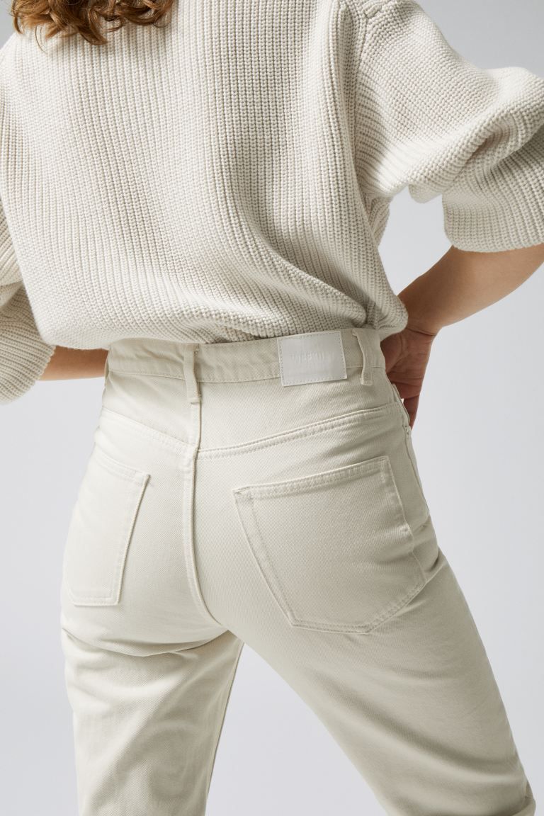 Jeans Voyage mit hoher Taille und geradem Schnitt | H&M (DE, AT, CH, NL, FI)