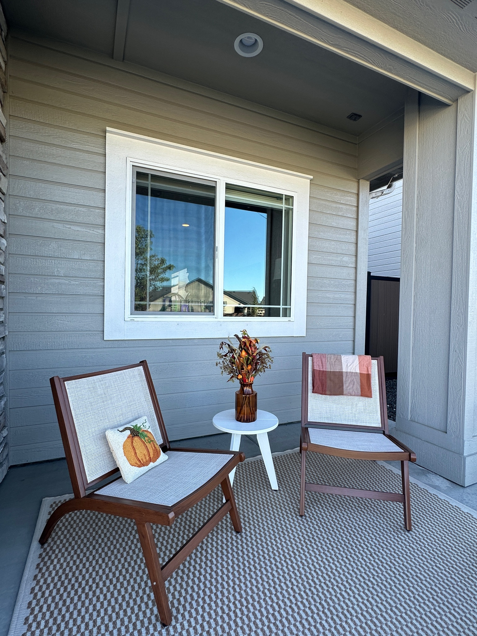 Minimal autumn front porch setup 🍂🤎🍁

#LTKFindsUnder100 #LTKHalloween #LTKSeasonal